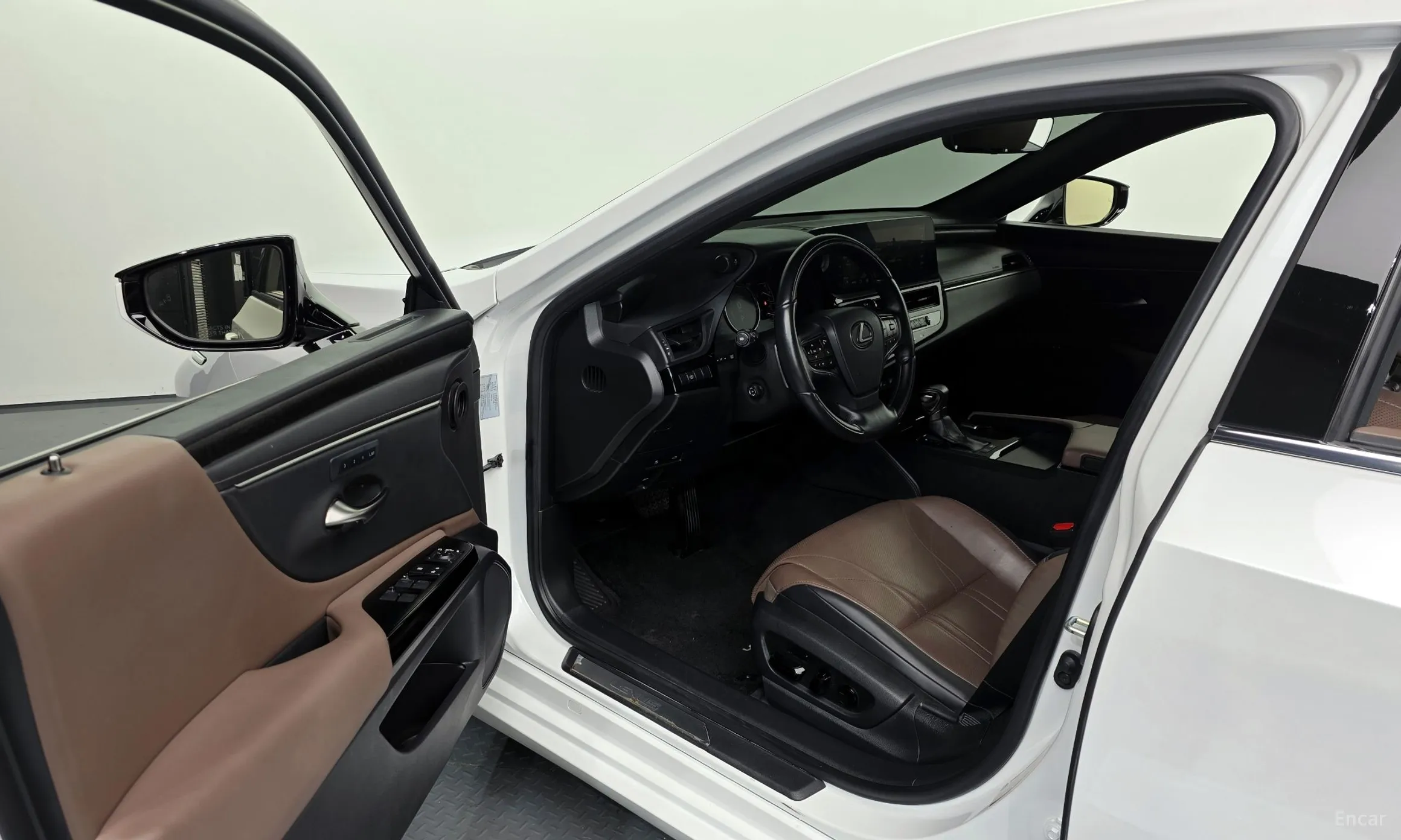 Lexus ES300h 7th Generation превью 10
