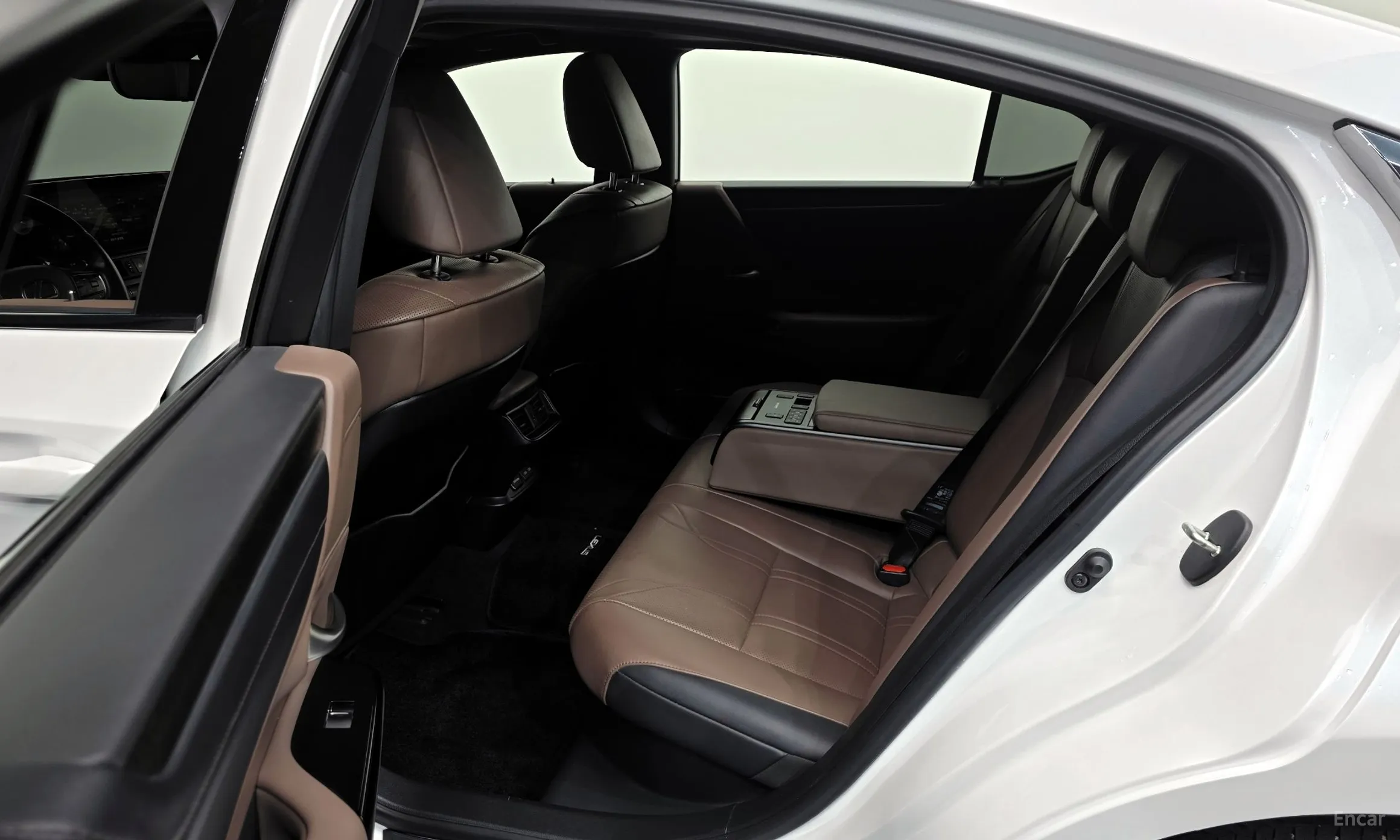 Lexus ES300h 7th Generation превью 20