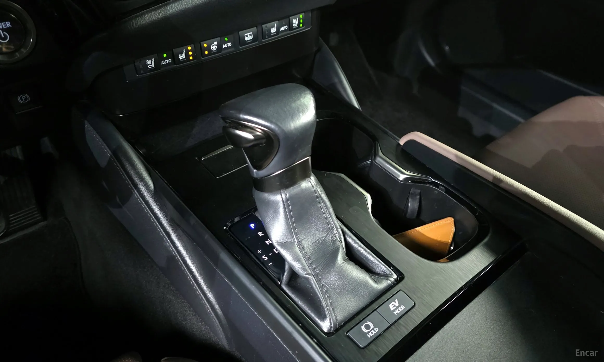 Lexus ES300h 7th Generation превью 9
