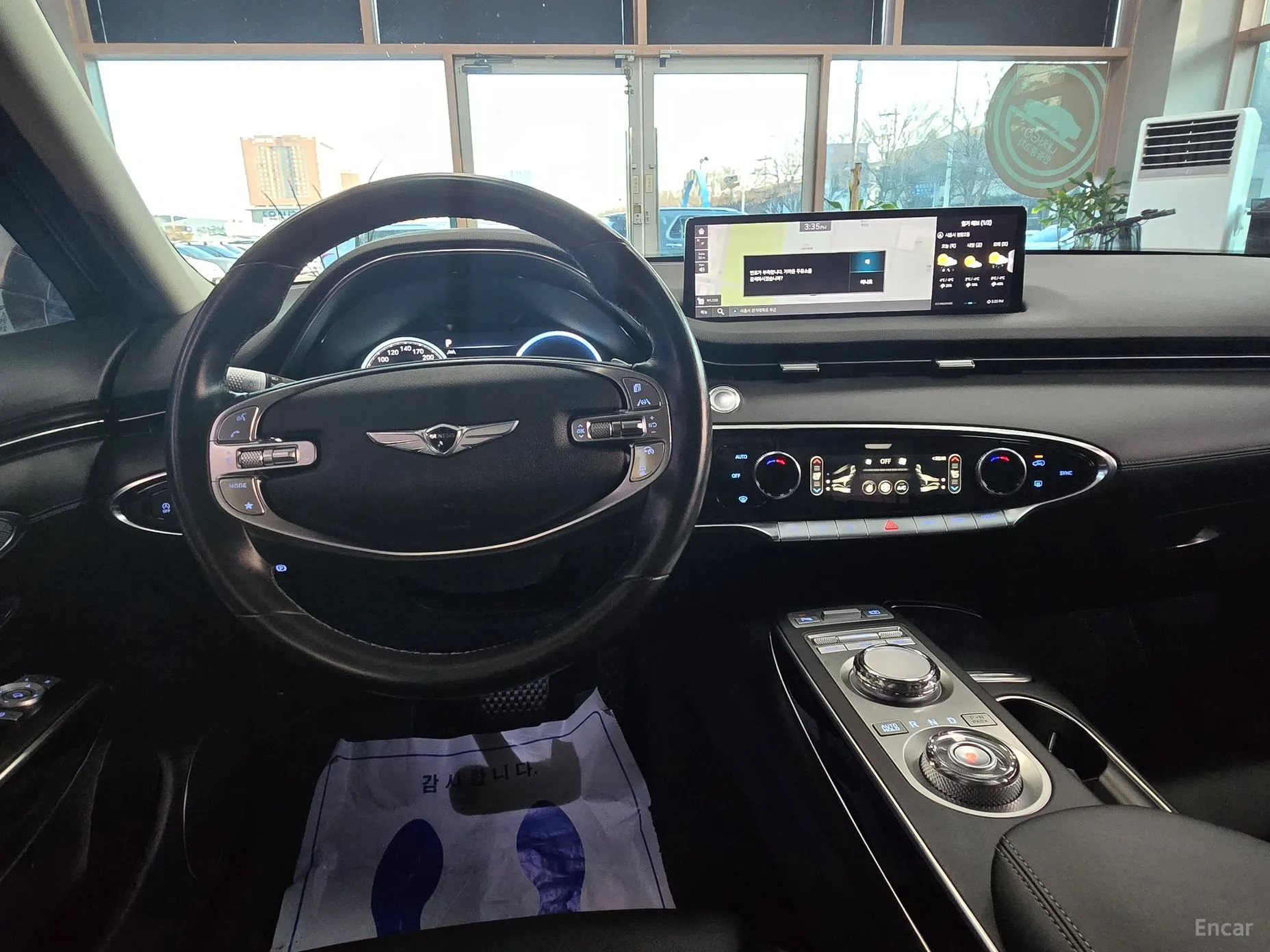 Genesis GV70 превью 11