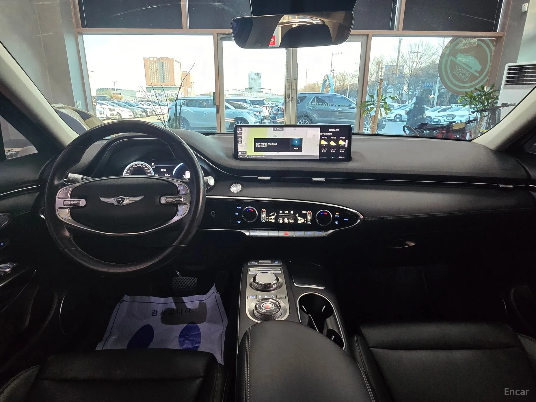 Genesis GV70 превью 12