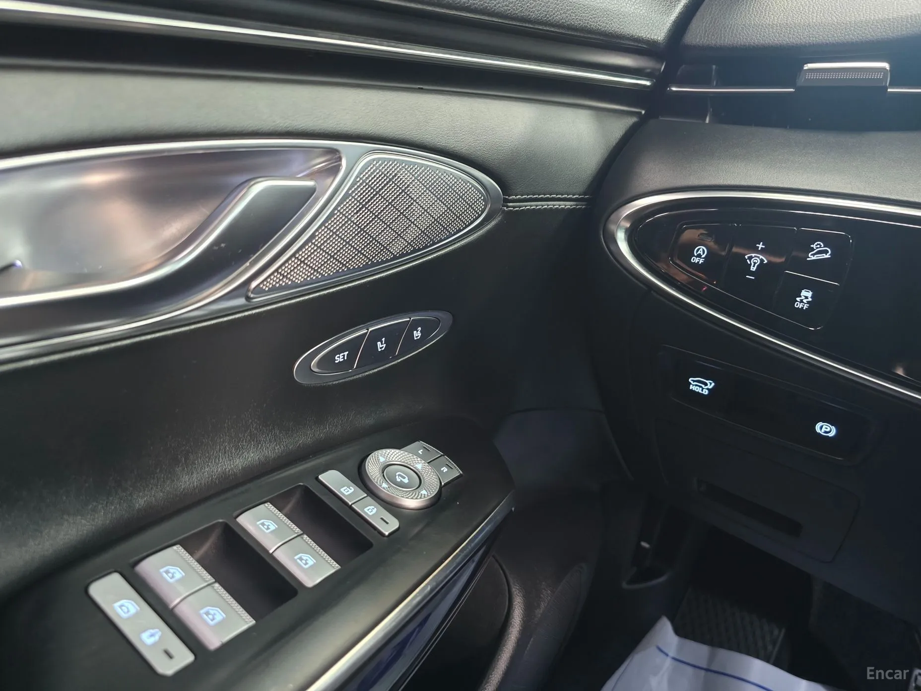 Genesis GV70 превью 17