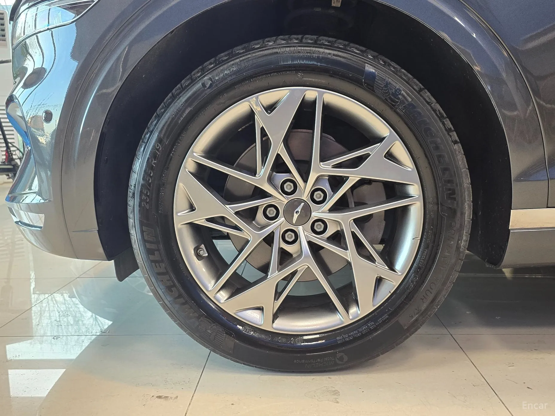 Genesis GV70 превью 20
