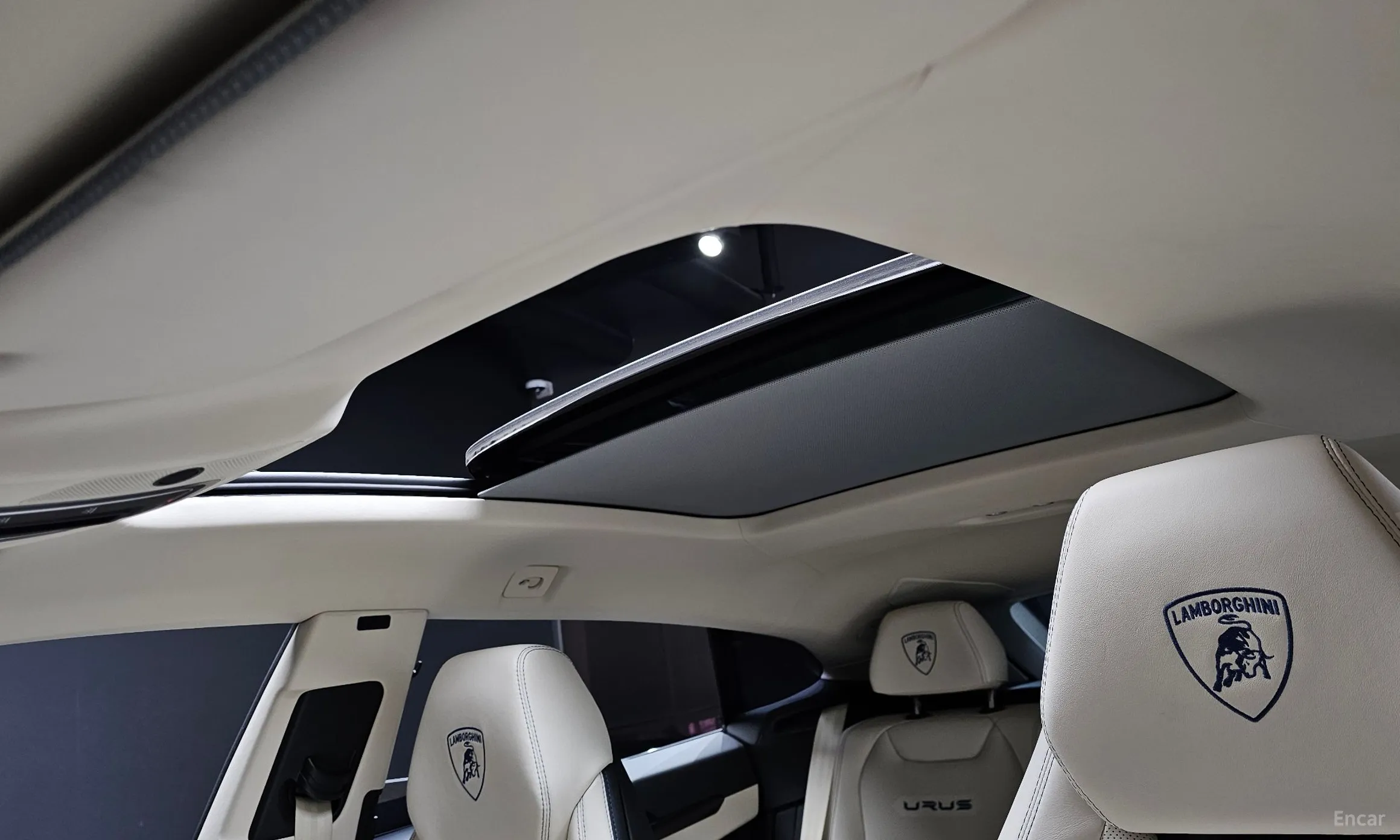 Lamborghini Urus превью 19