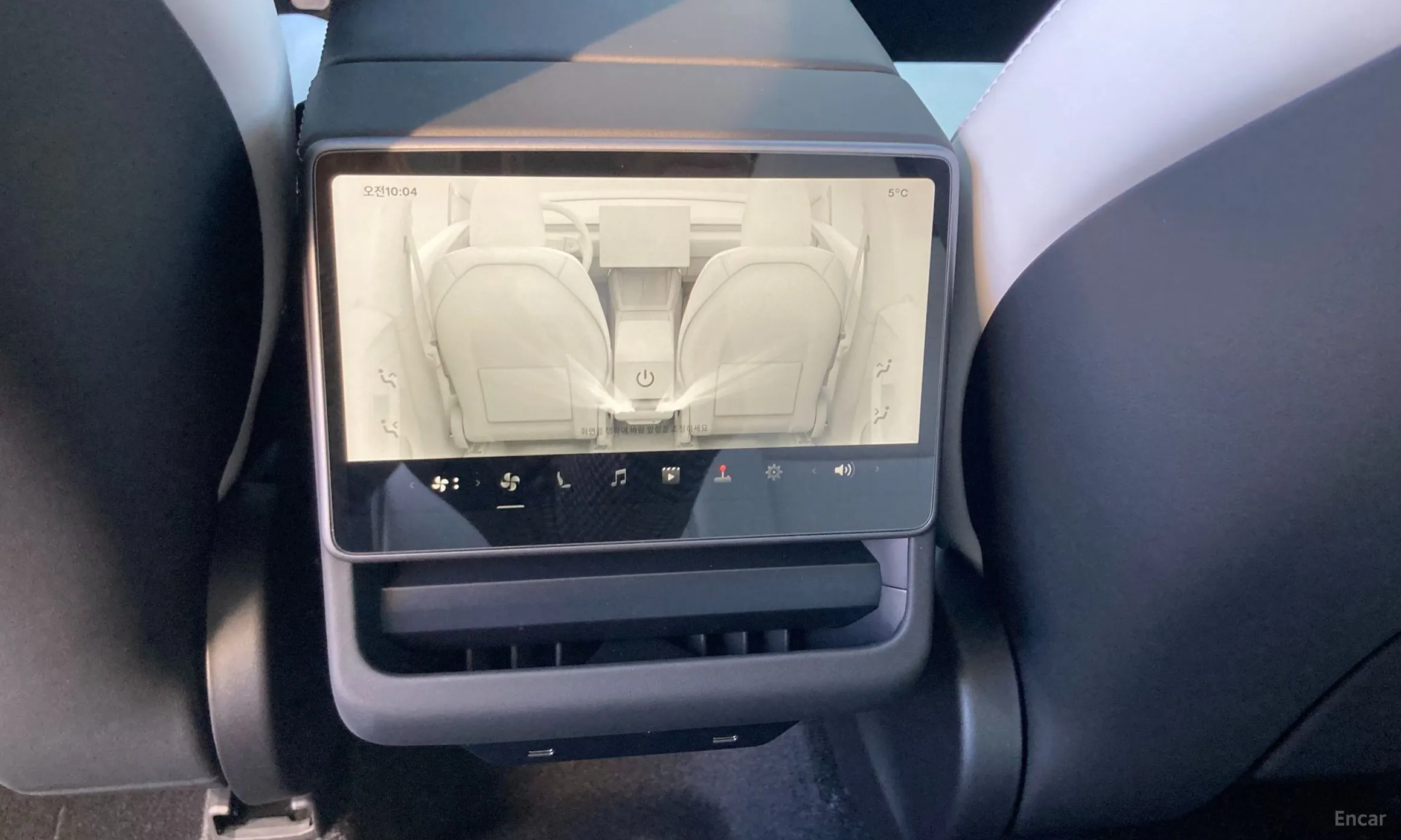 Tesla Model Y превью 15