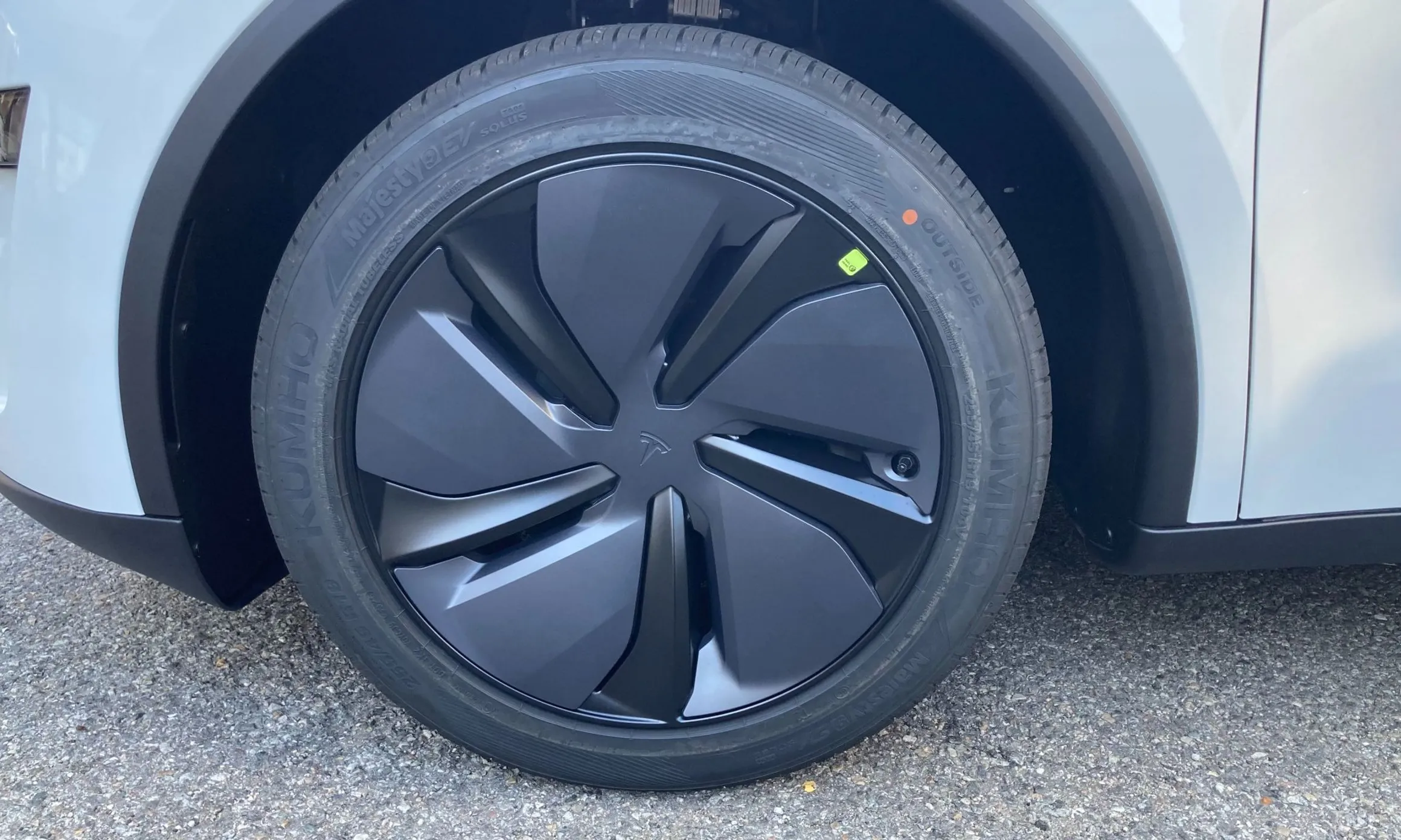 Tesla Model Y превью 20