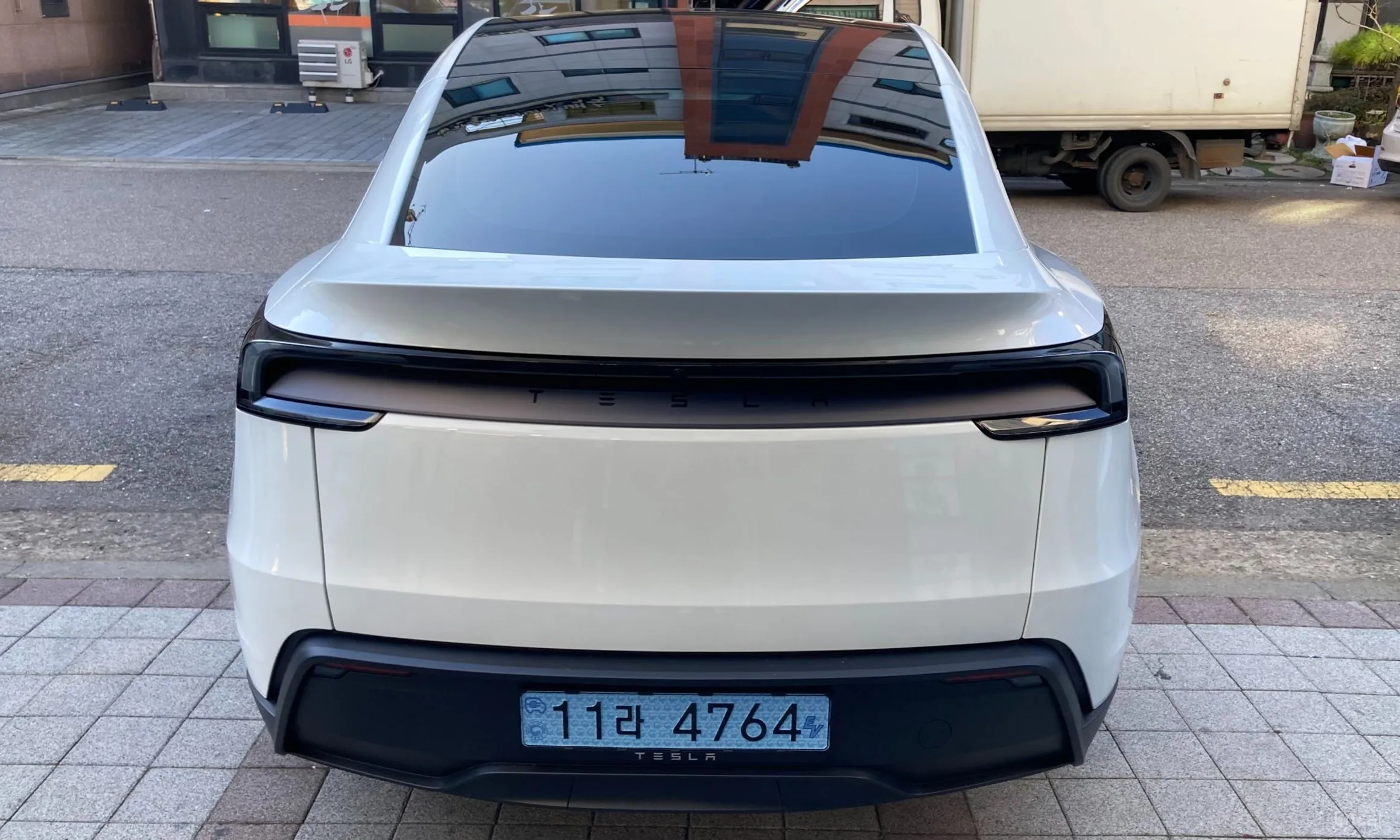 Tesla Model Y превью 6