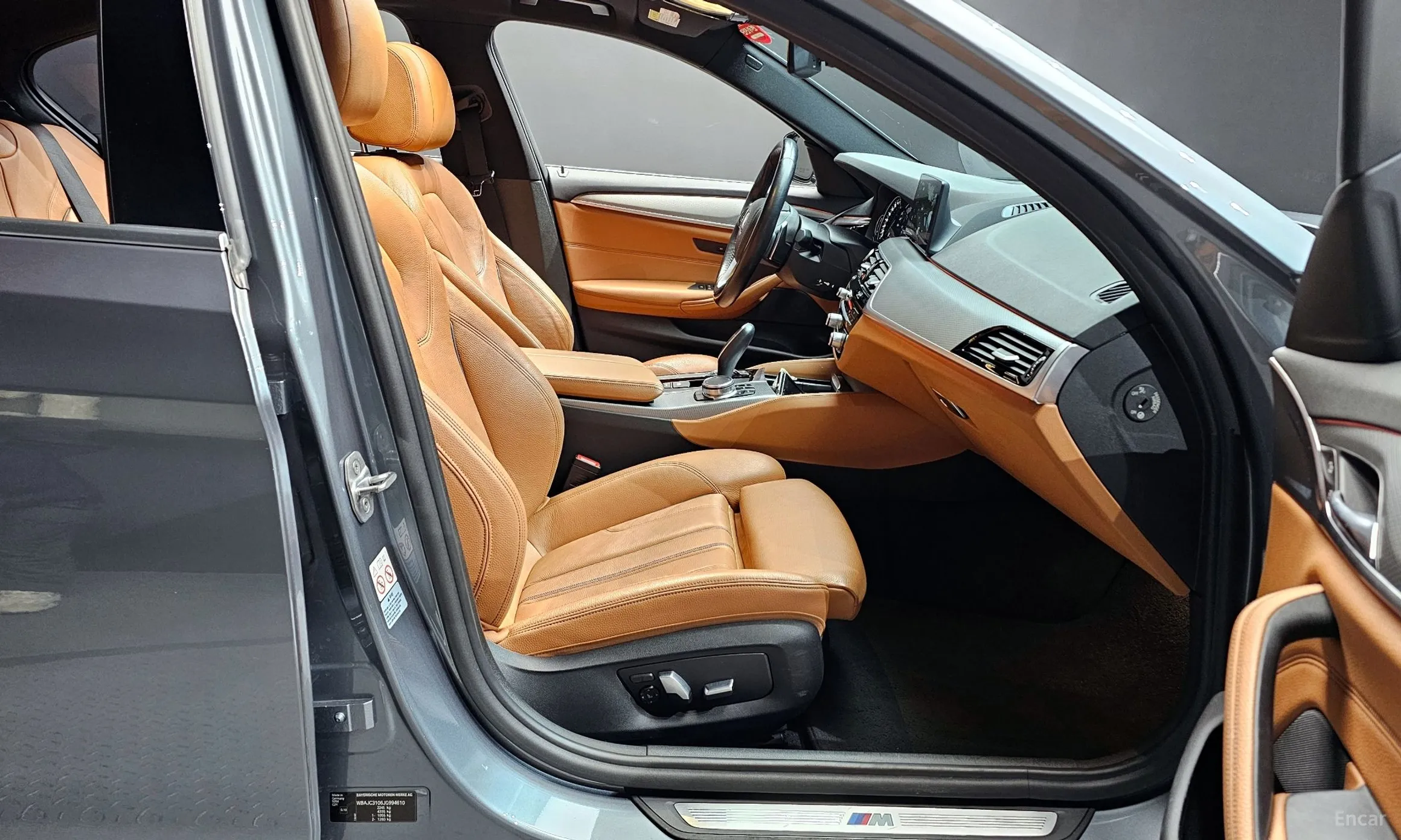 BMW 5 Series (G30) превью 10