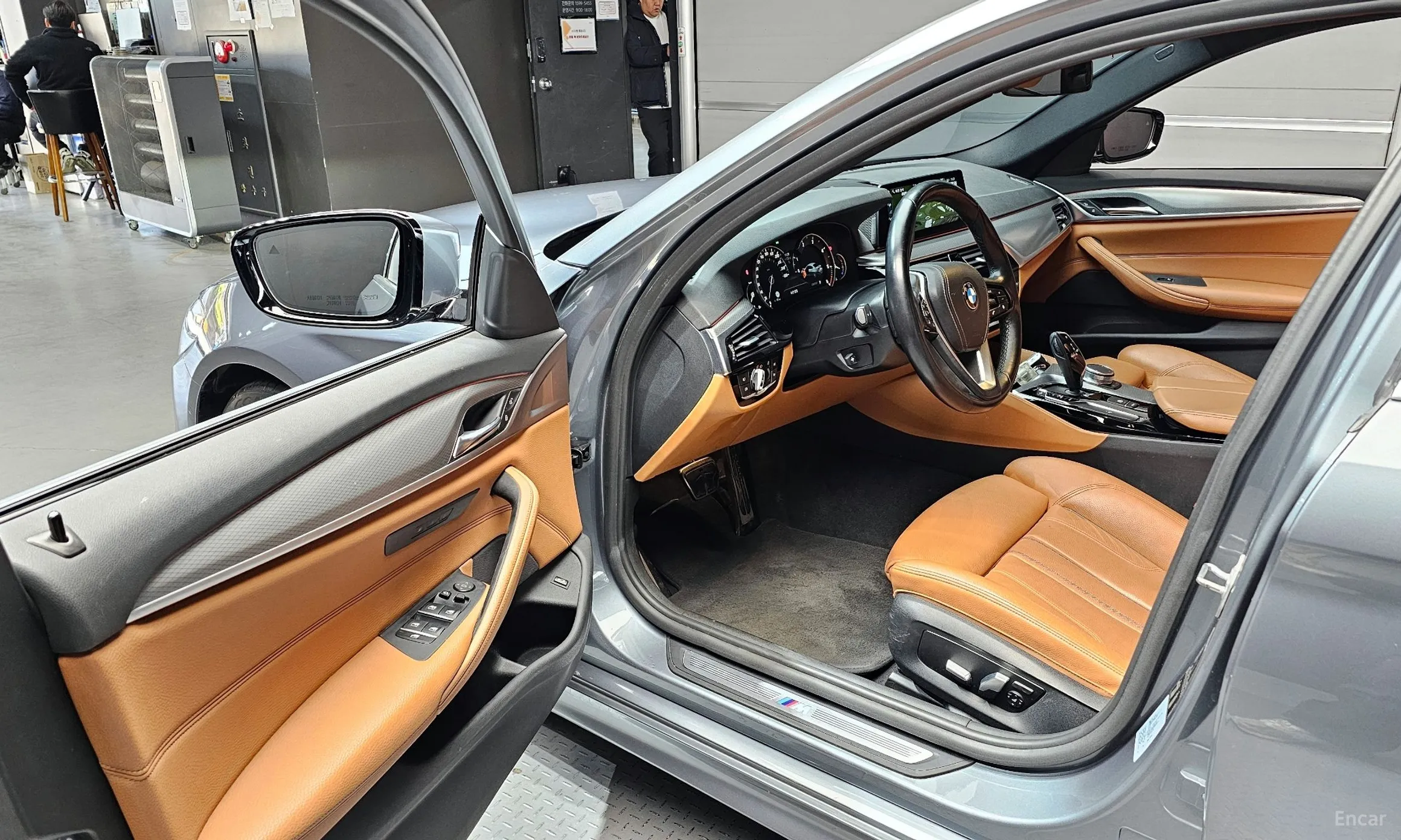 BMW 5 Series (G30) превью 11