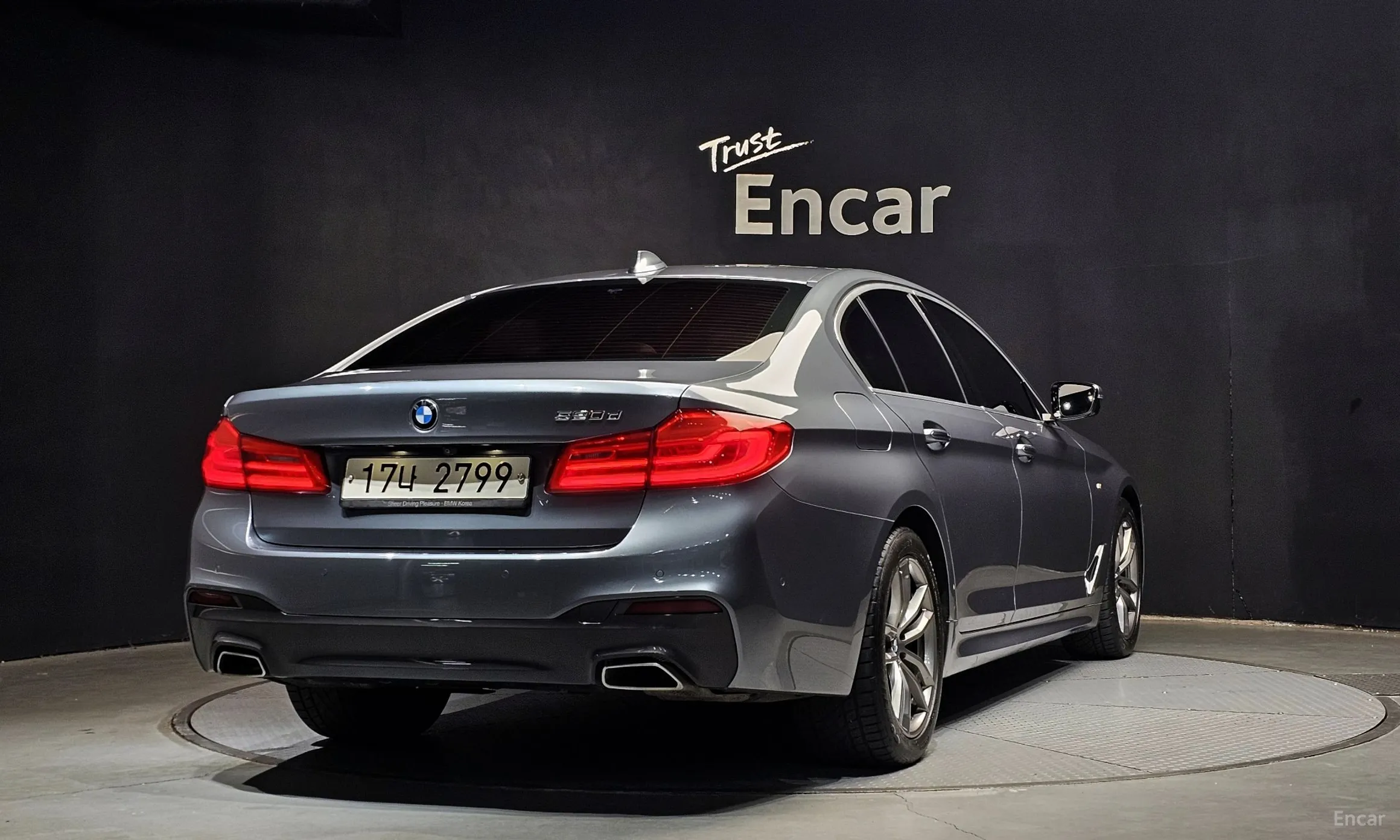 BMW 5 Series (G30) превью 2