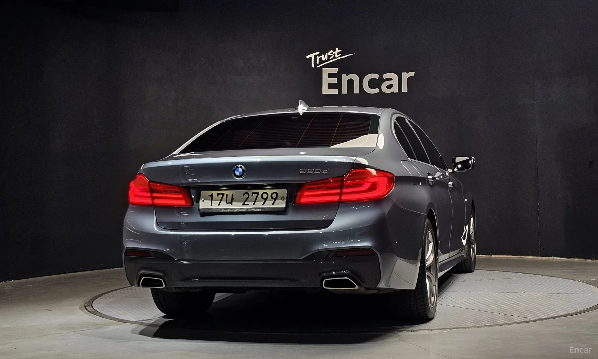 BMW 5 Series (G30) превью 4