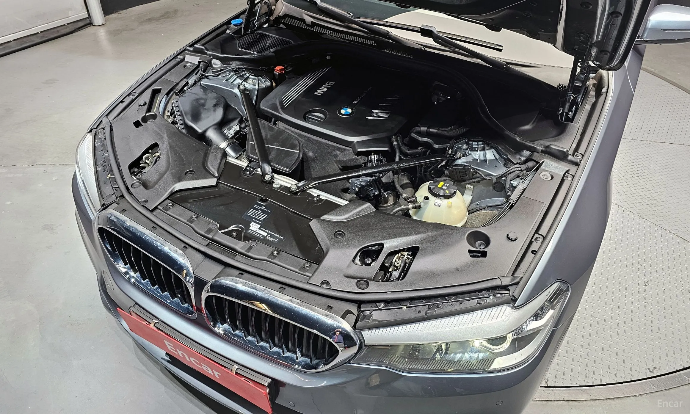 BMW 5 Series (G30) превью 6