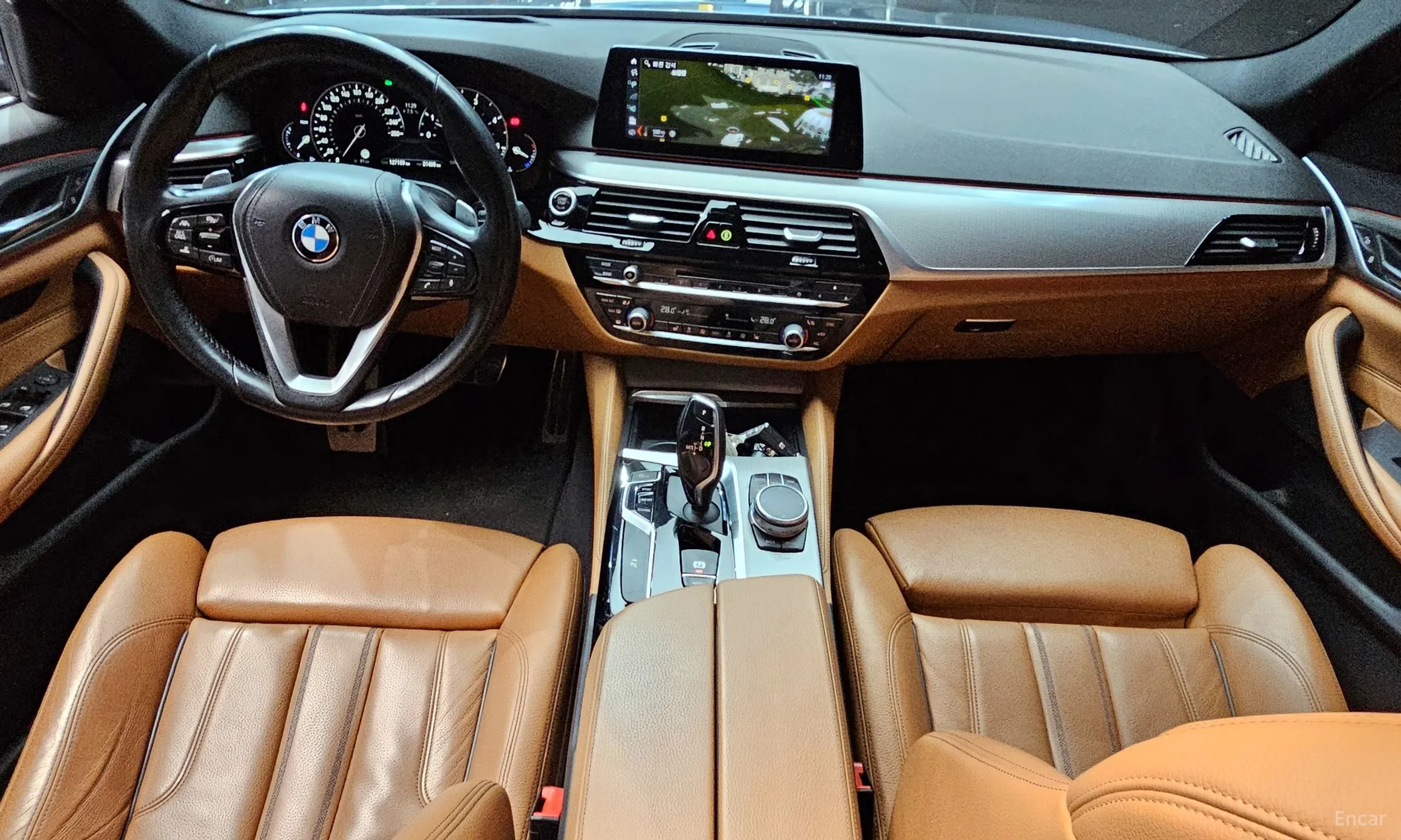 BMW 5 Series (G30) превью 7