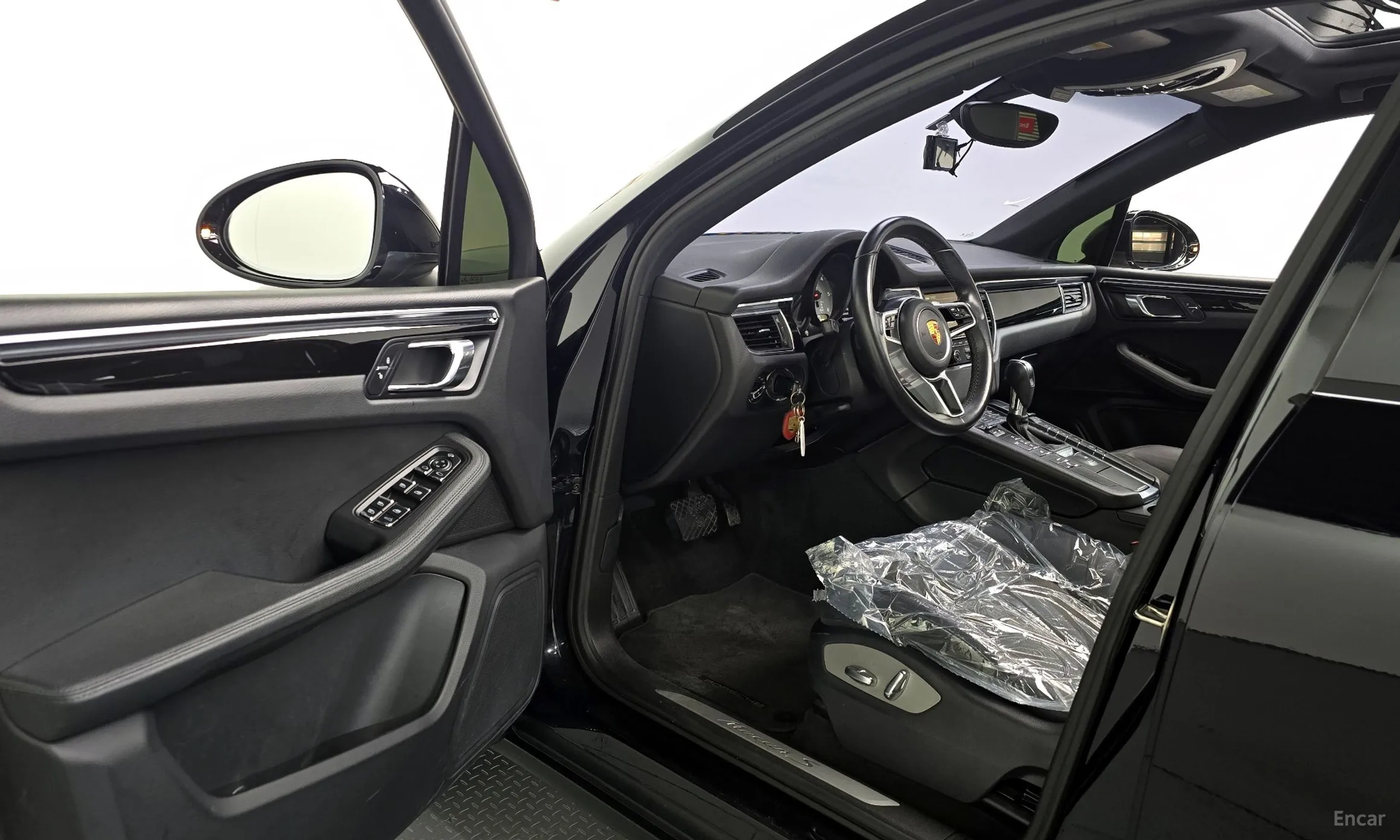 Porsche Macan превью 11