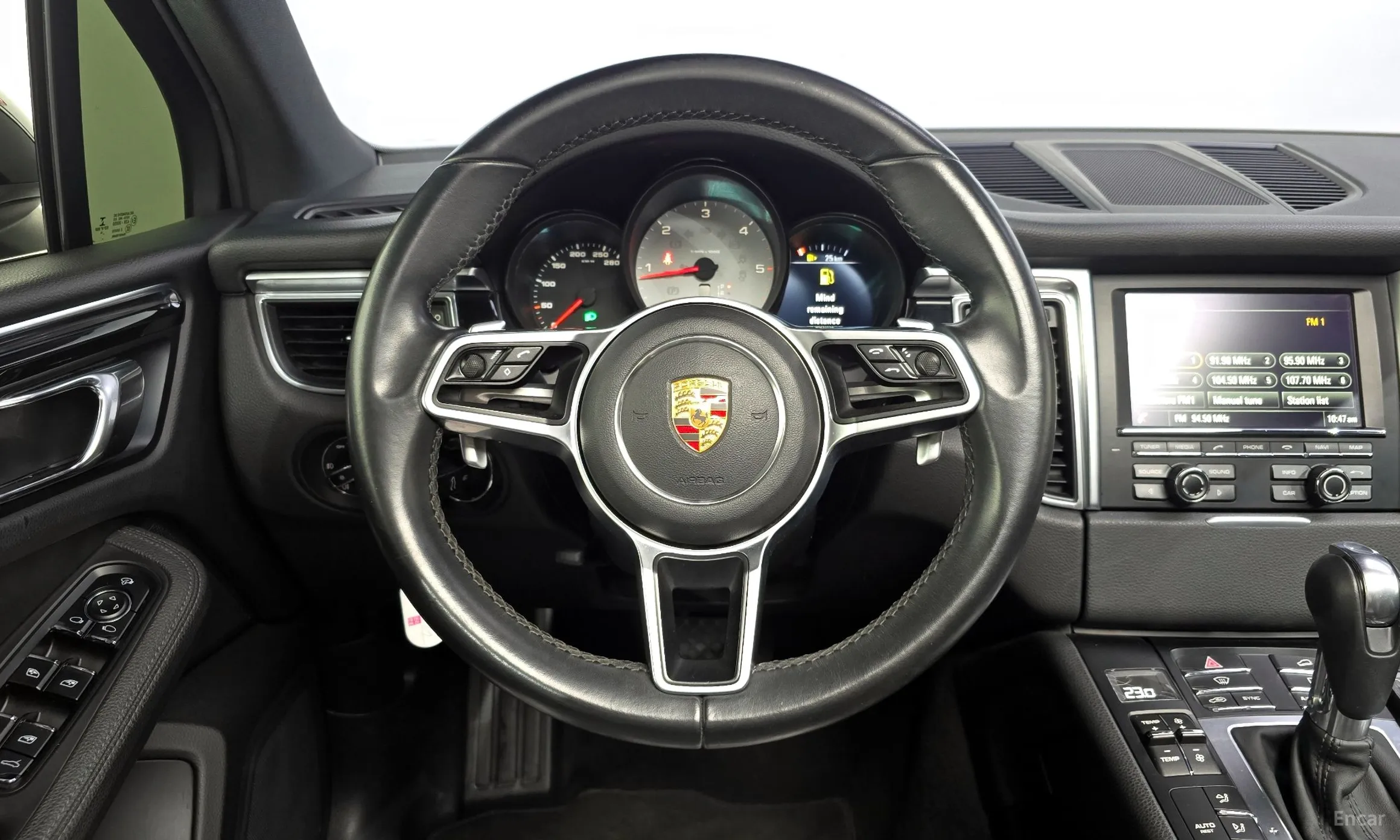 Porsche Macan превью 13