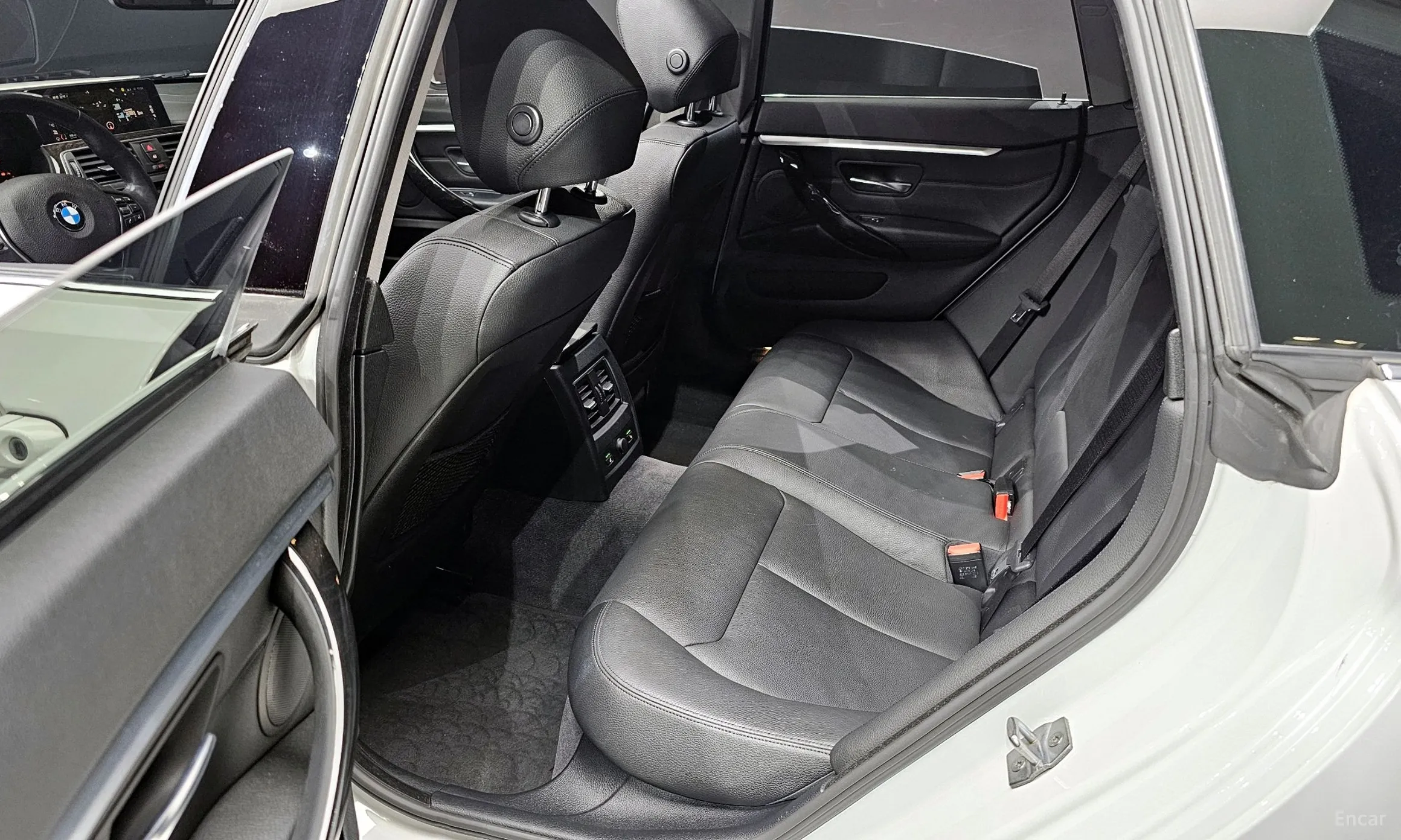 BMW Series 4 (F32) превью 12