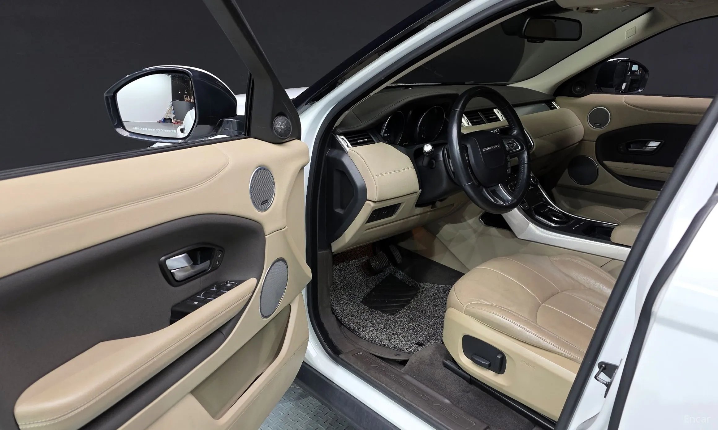 Land Rover Range Rover Evoque превью 10