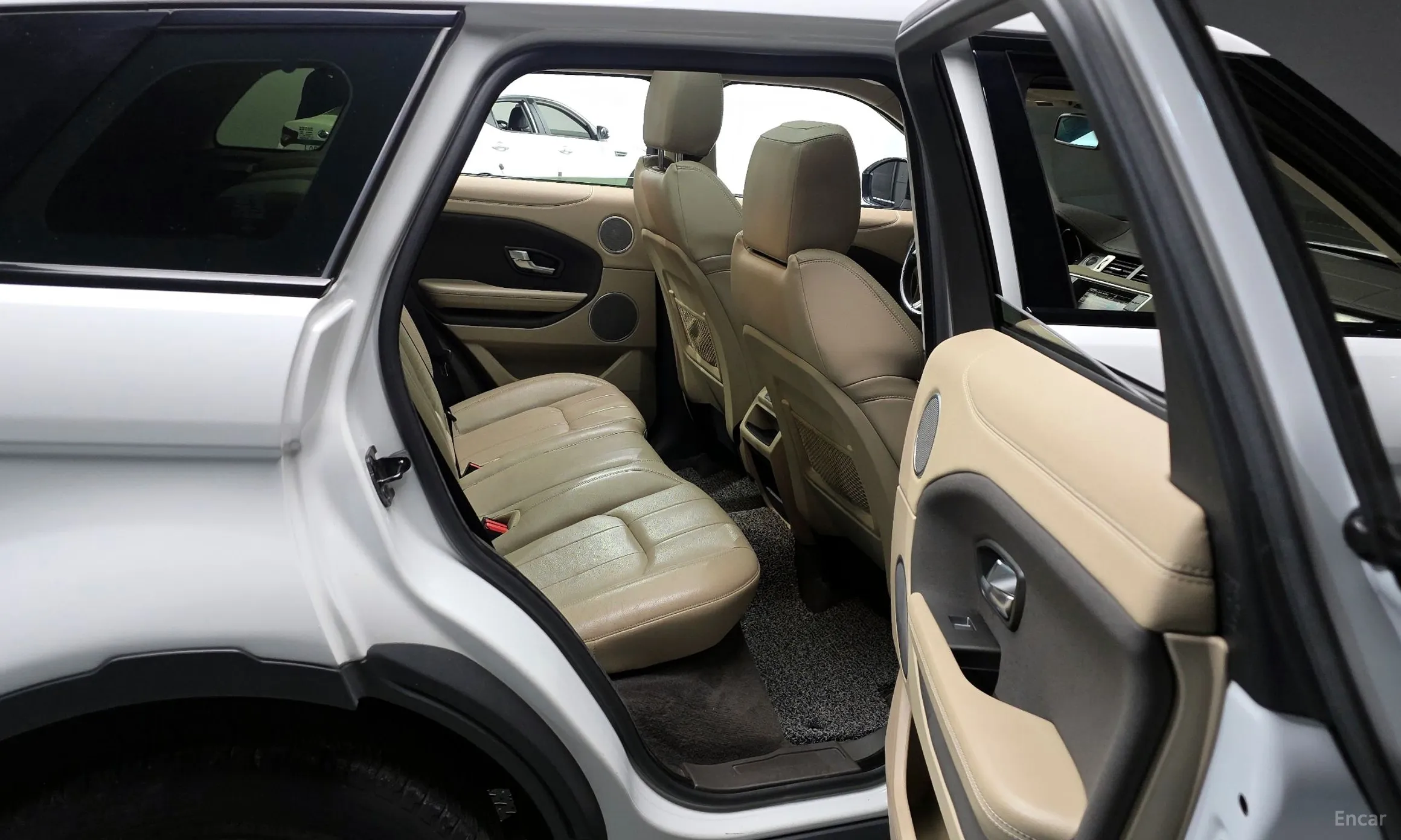 Land Rover Range Rover Evoque превью 12