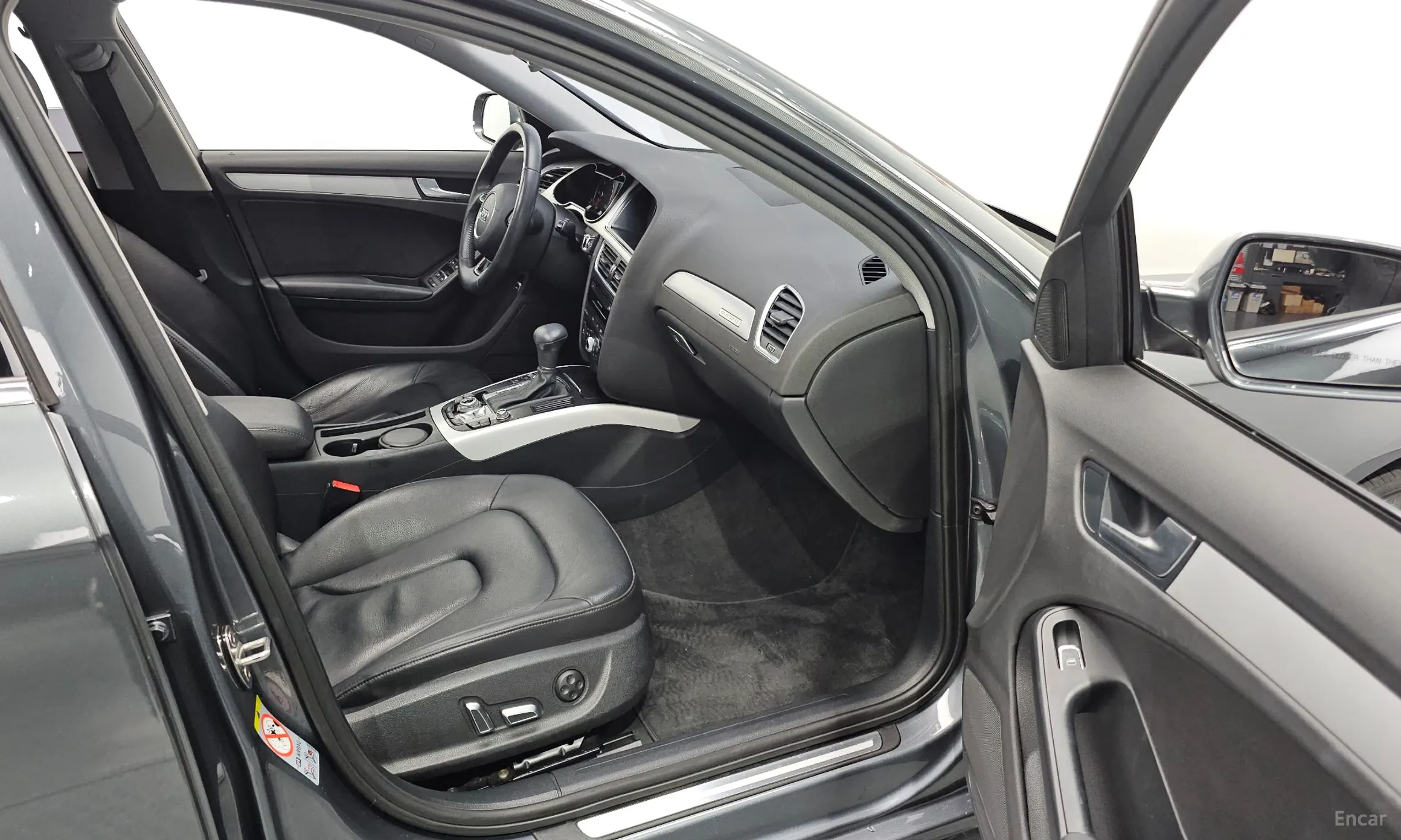 Audi New A4 превью 10