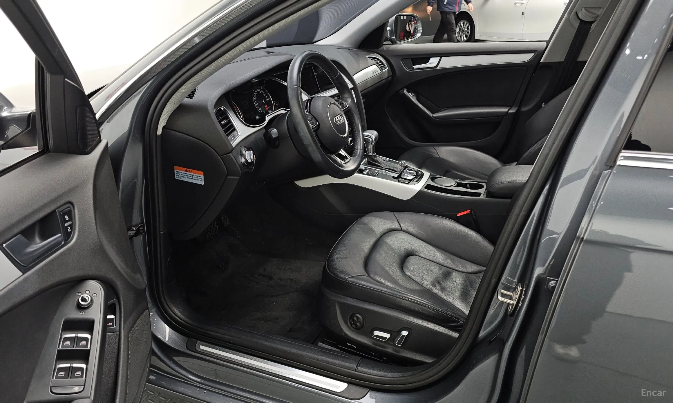 Audi New A4 превью 11