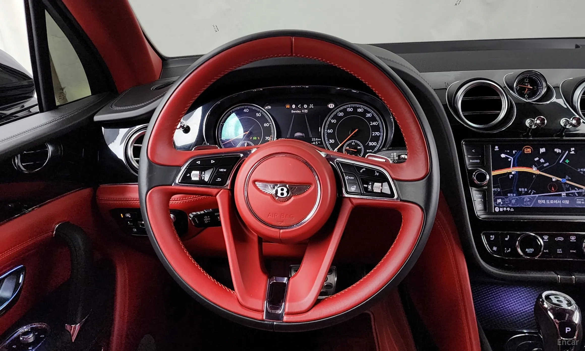 Bentley Bentayga превью 13