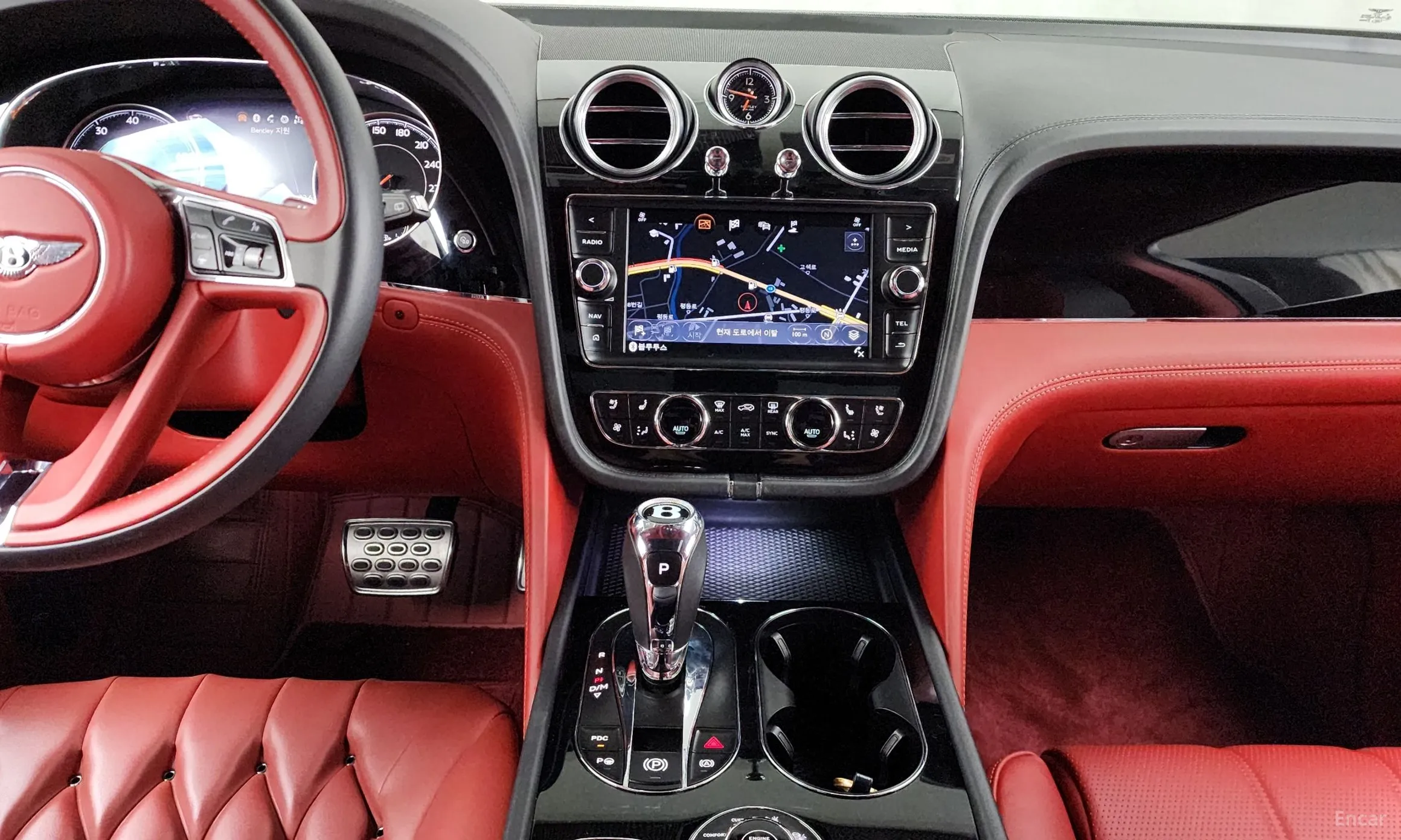 Bentley Bentayga превью 14