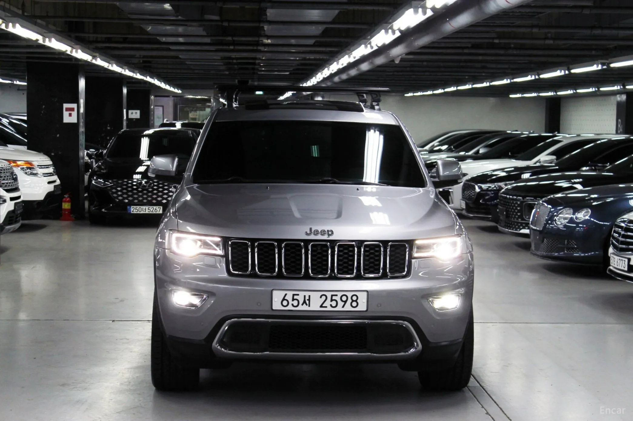 Jeep Grand Cherokee превью 2