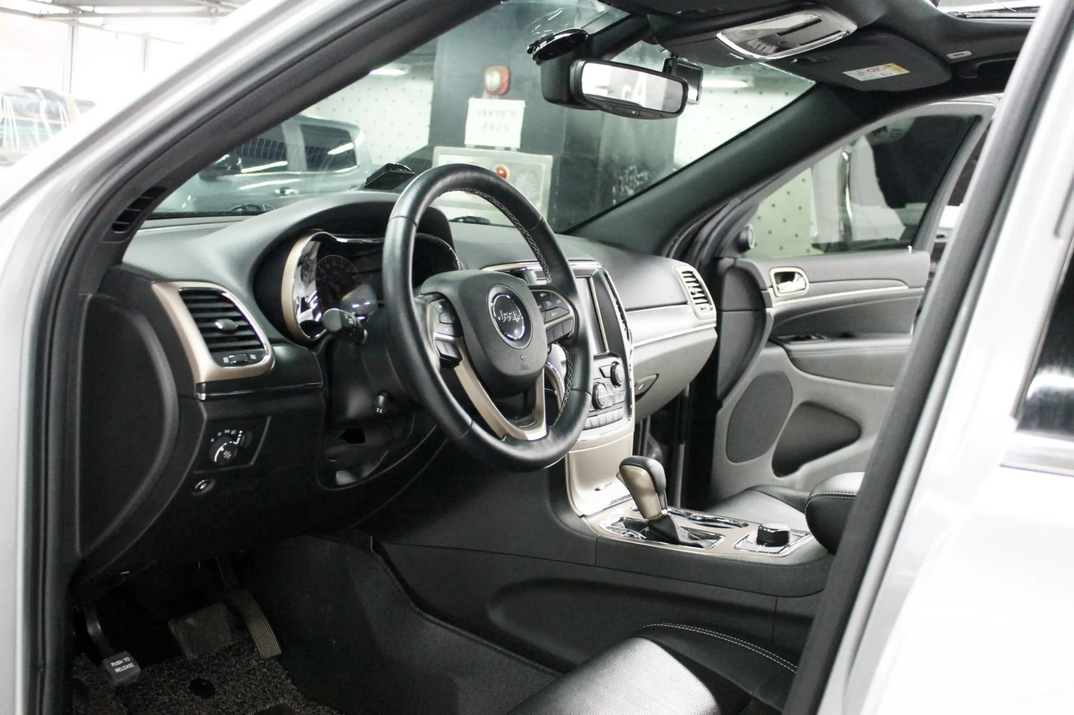 Jeep Grand Cherokee превью 8