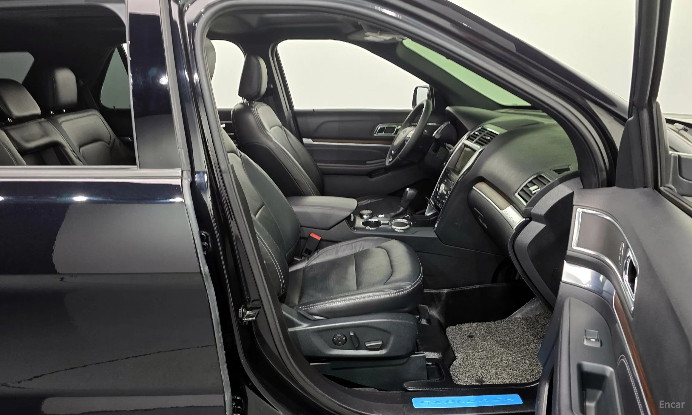 Ford Explorer превью 11