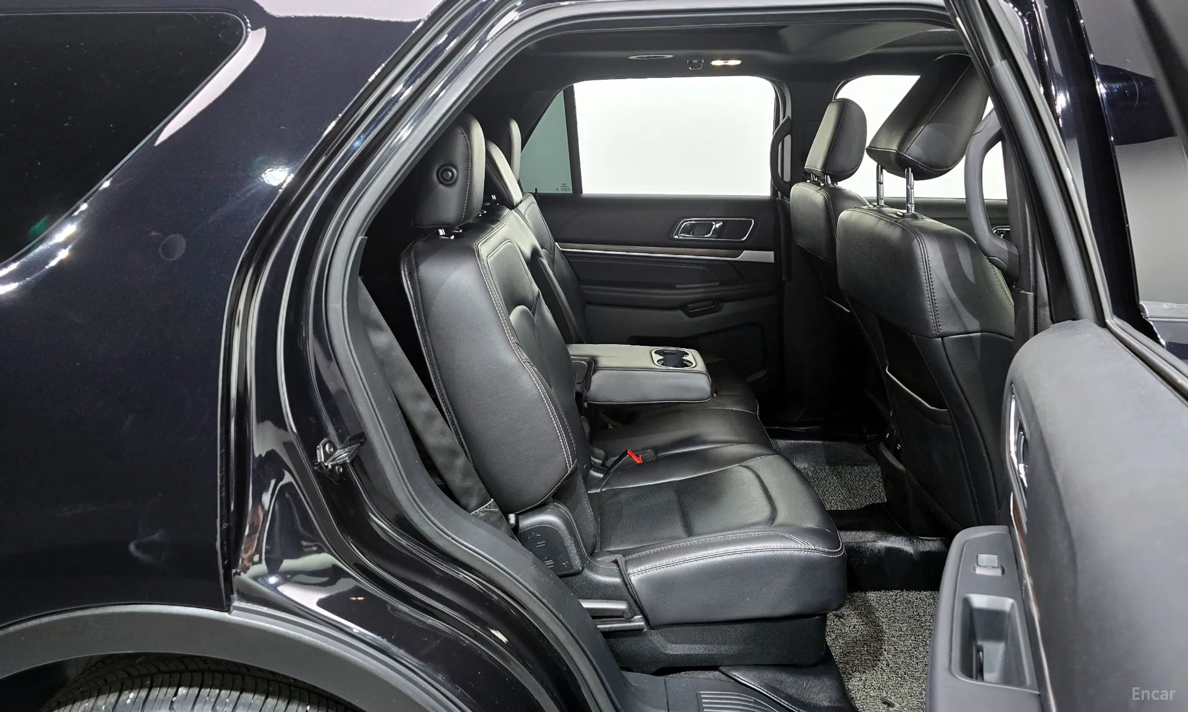 Ford Explorer превью 12