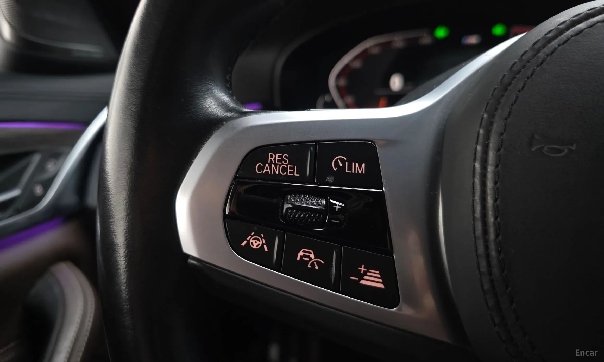 BMW 5 Series (G30) превью 15