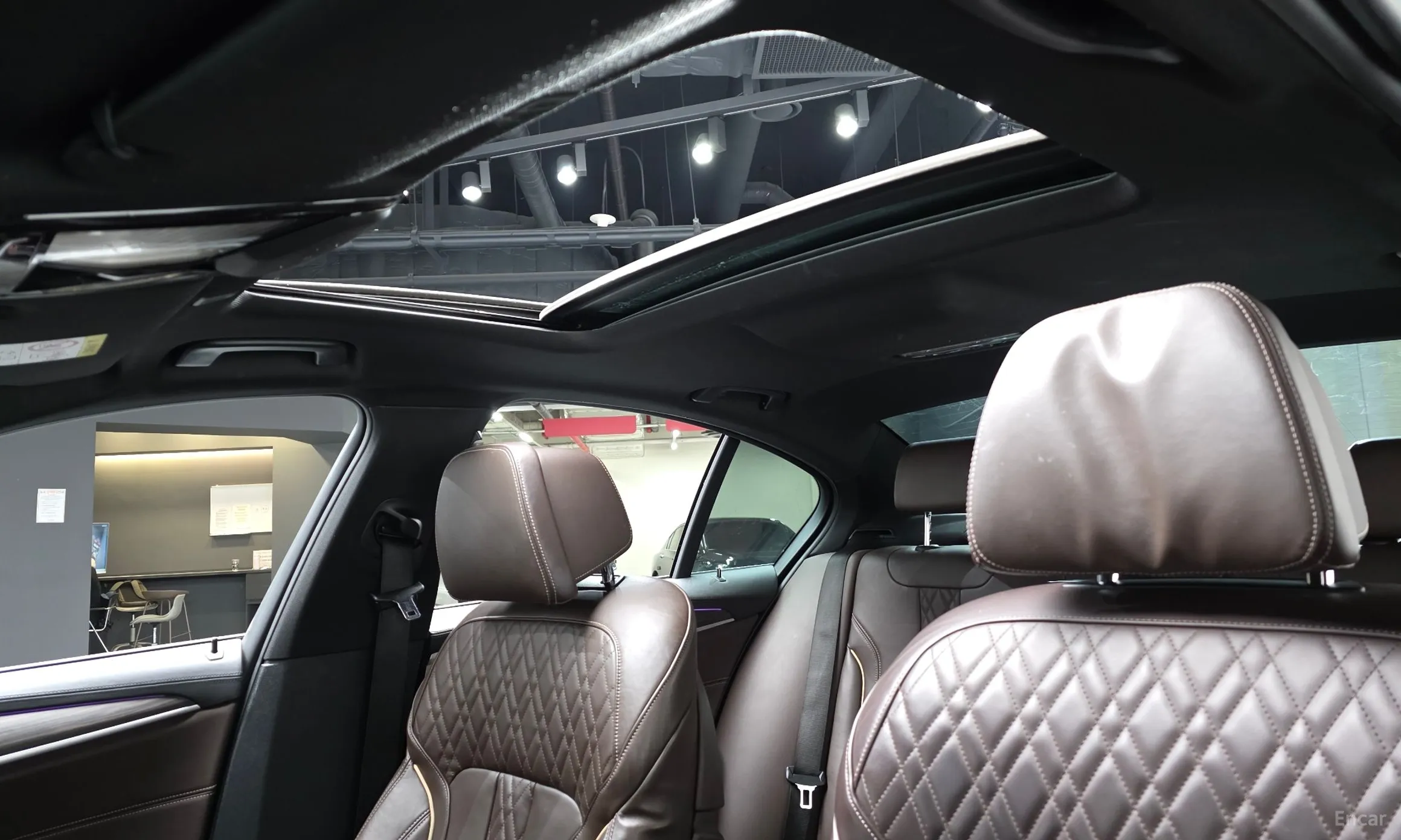 BMW 5 Series (G30) превью 18