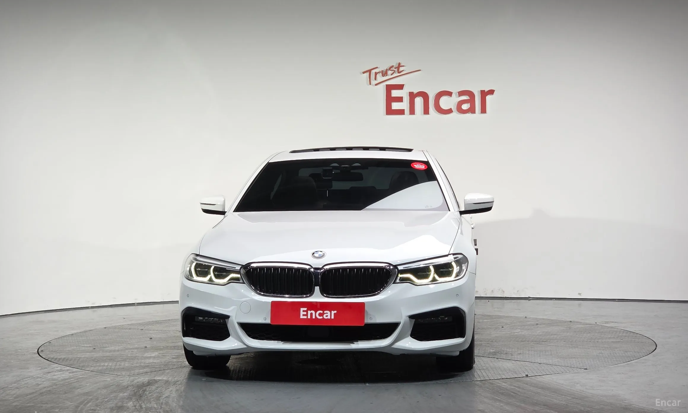 BMW 5 Series (G30) превью 3
