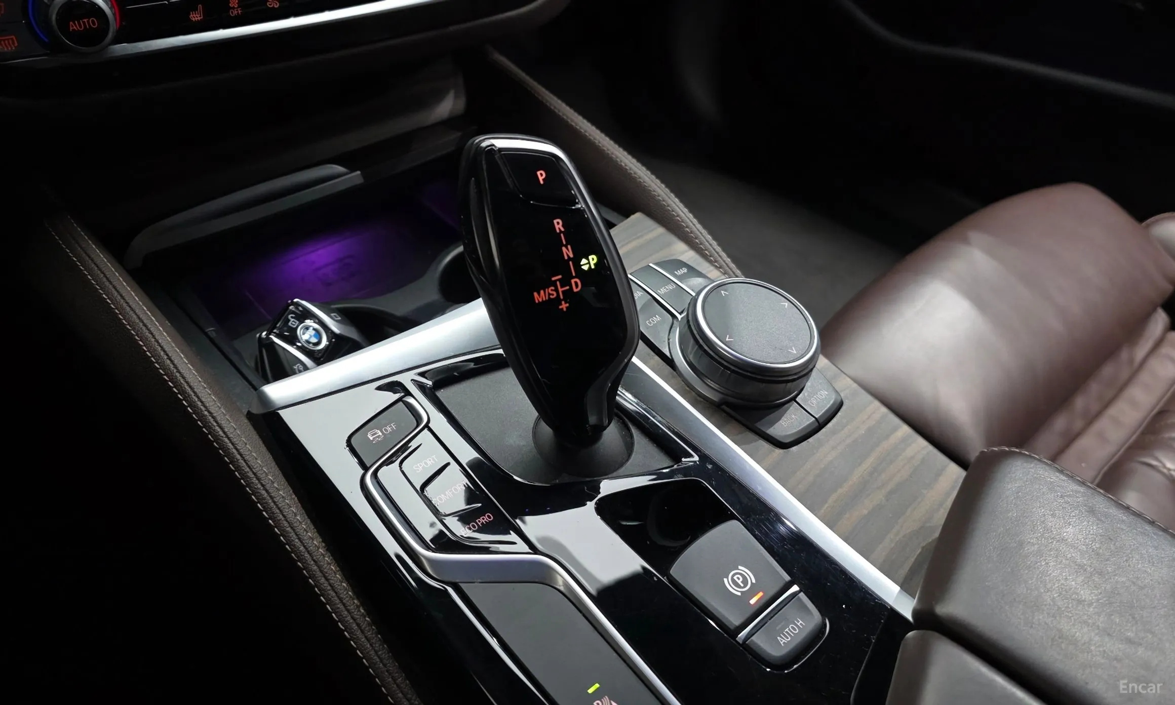 BMW 5 Series (G30) превью 9