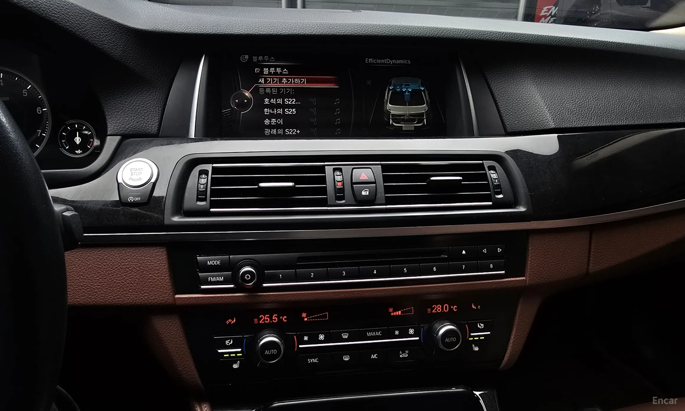 BMW 5 Series (F10) превью 14