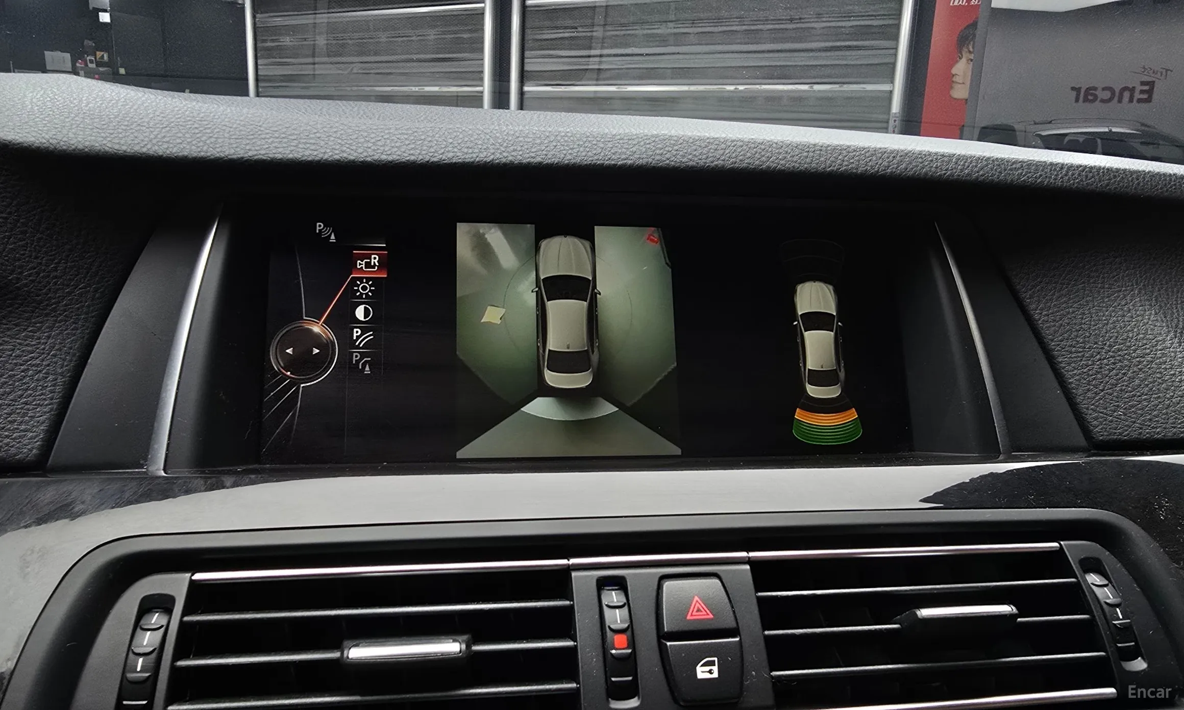 BMW 5 Series (F10) превью 15