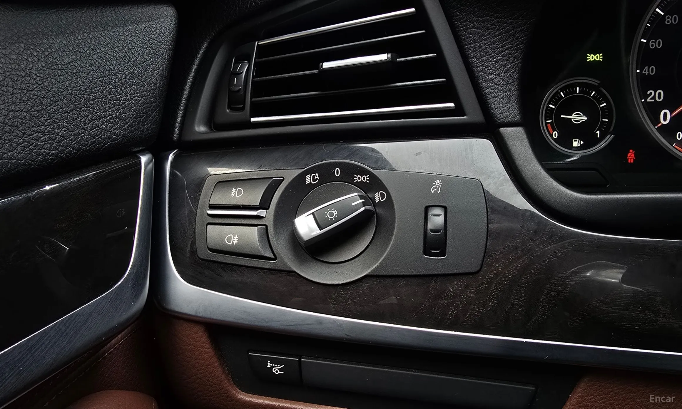 BMW 5 Series (F10) превью 18