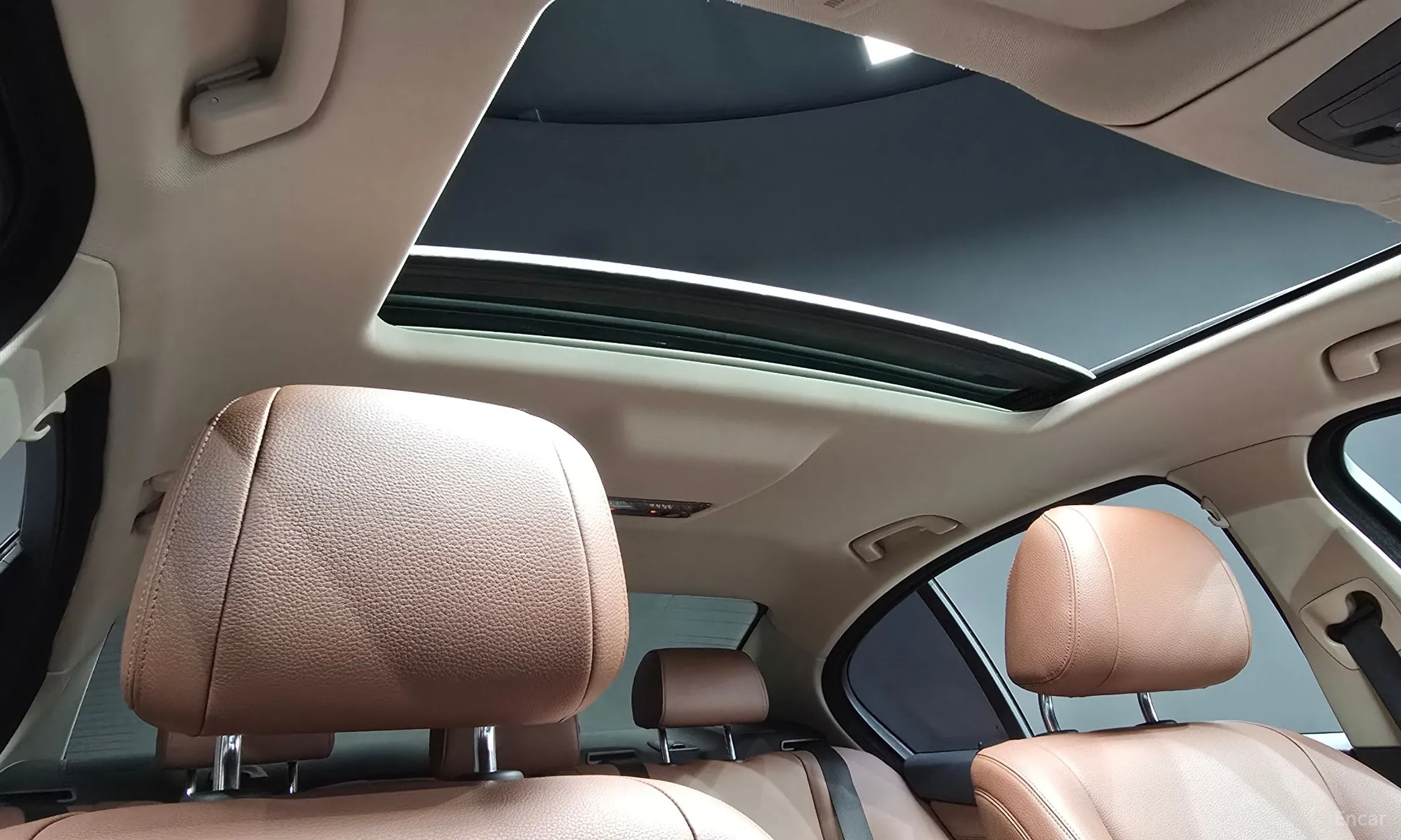 BMW 5 Series (F10) превью 19