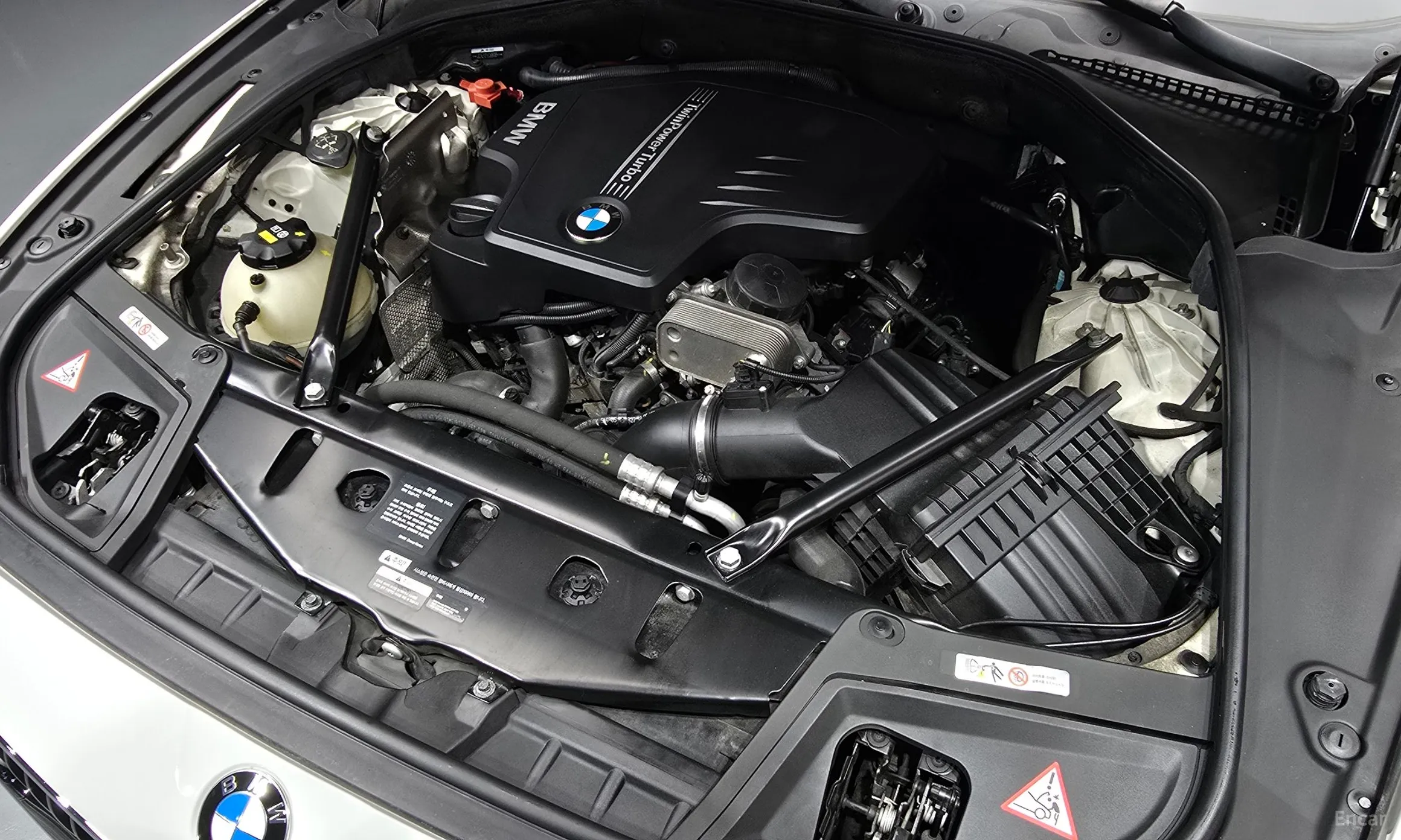 BMW 5 Series (F10) превью 6