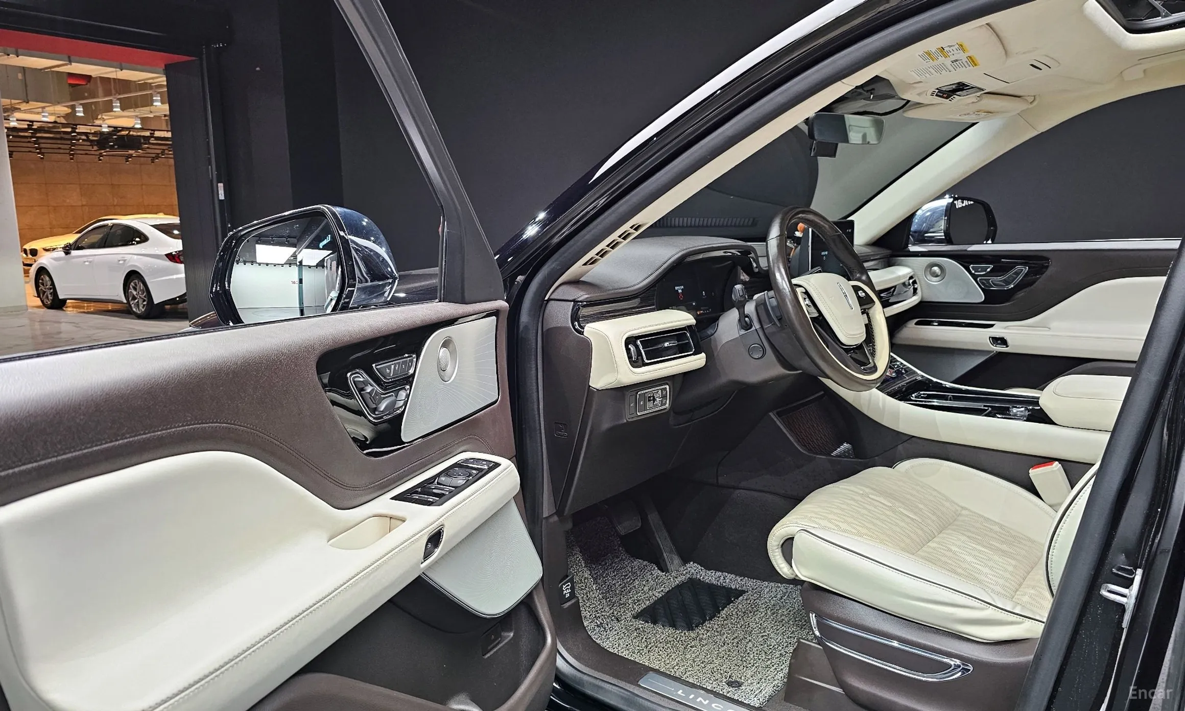 Lincoln Aviator 2nd Generation превью 11