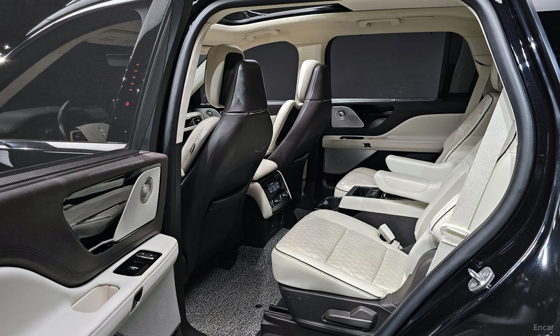 Lincoln Aviator 2nd Generation превью 12