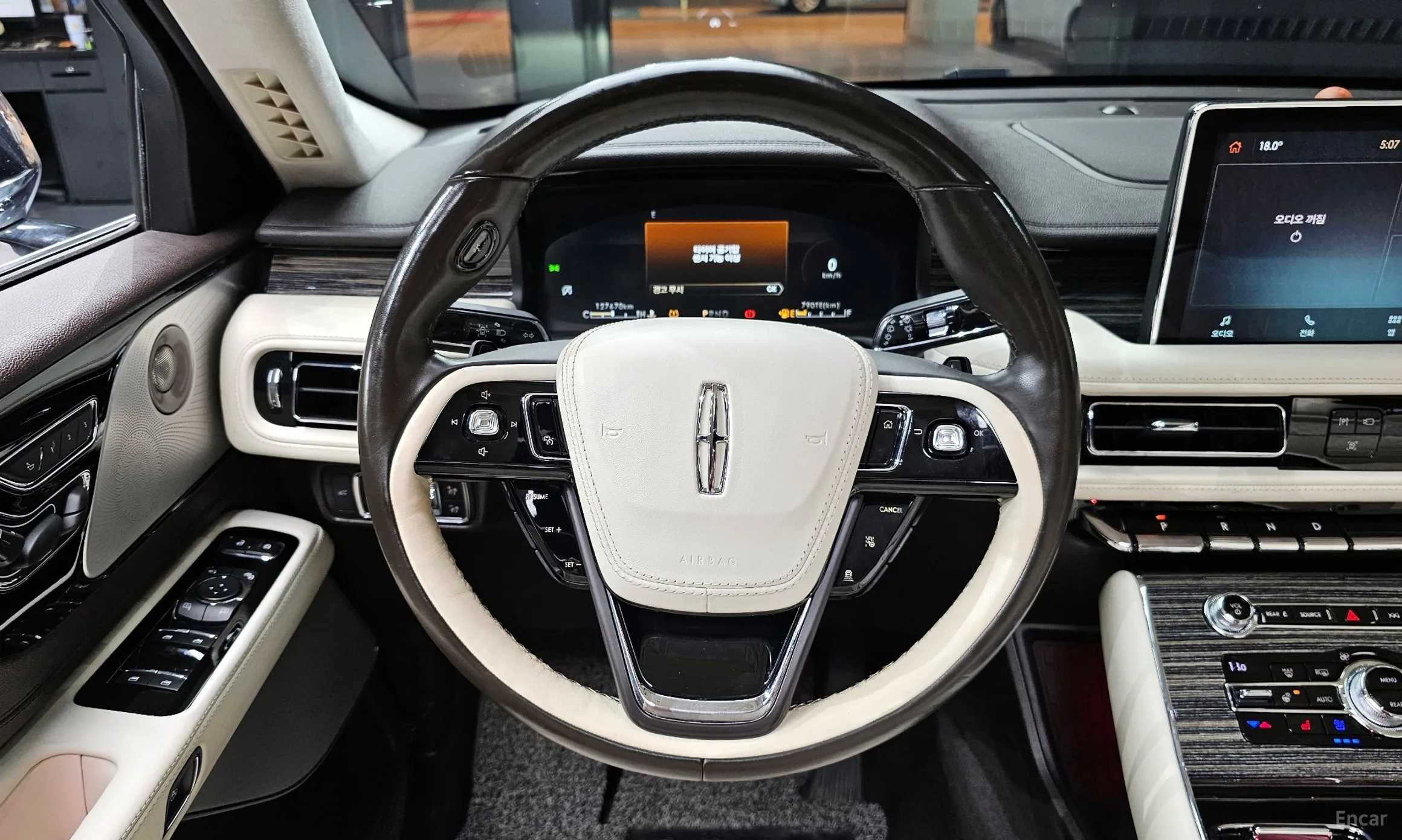 Lincoln Aviator 2nd Generation превью 13