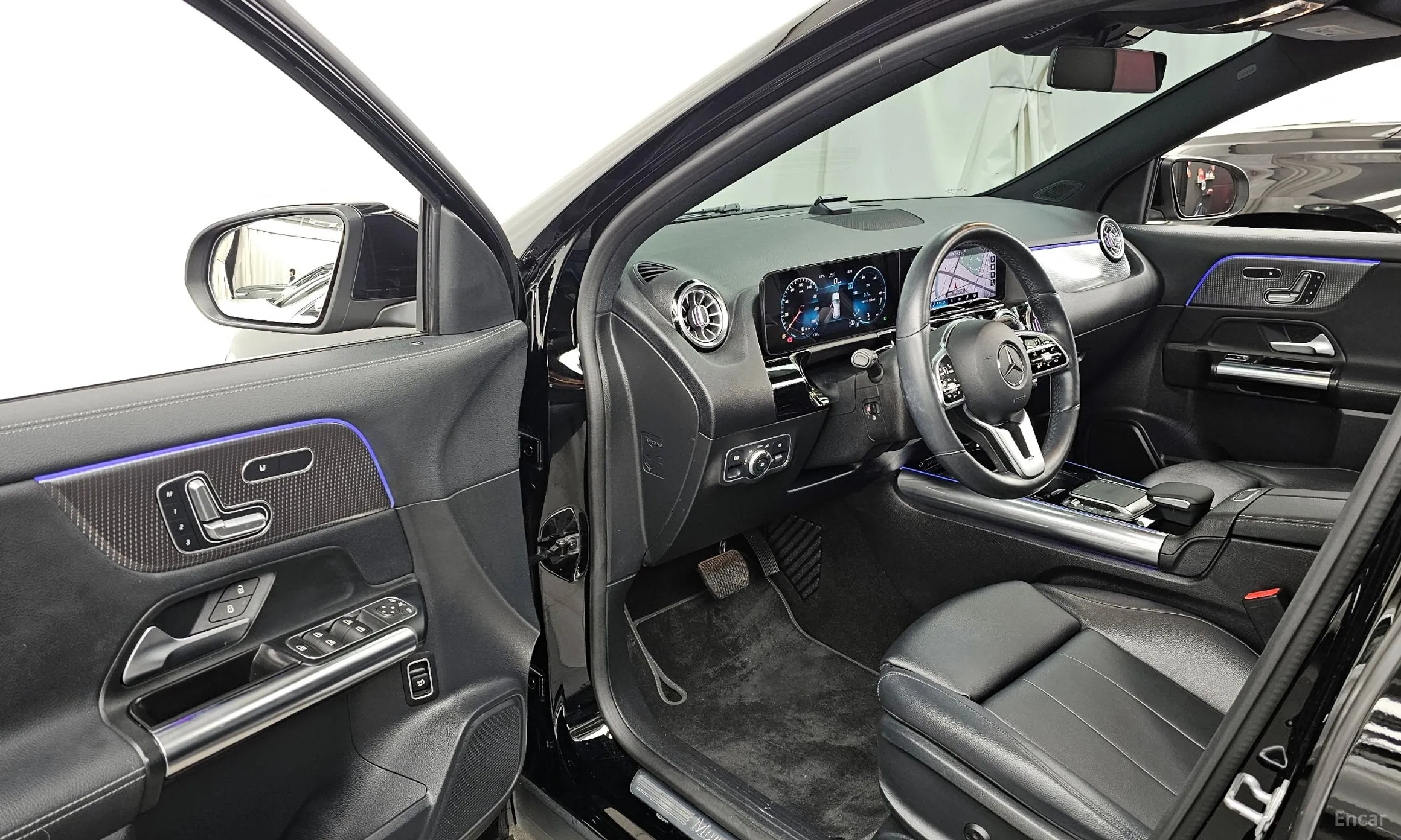Mercedes Benz GLA-Class H247 превью 10