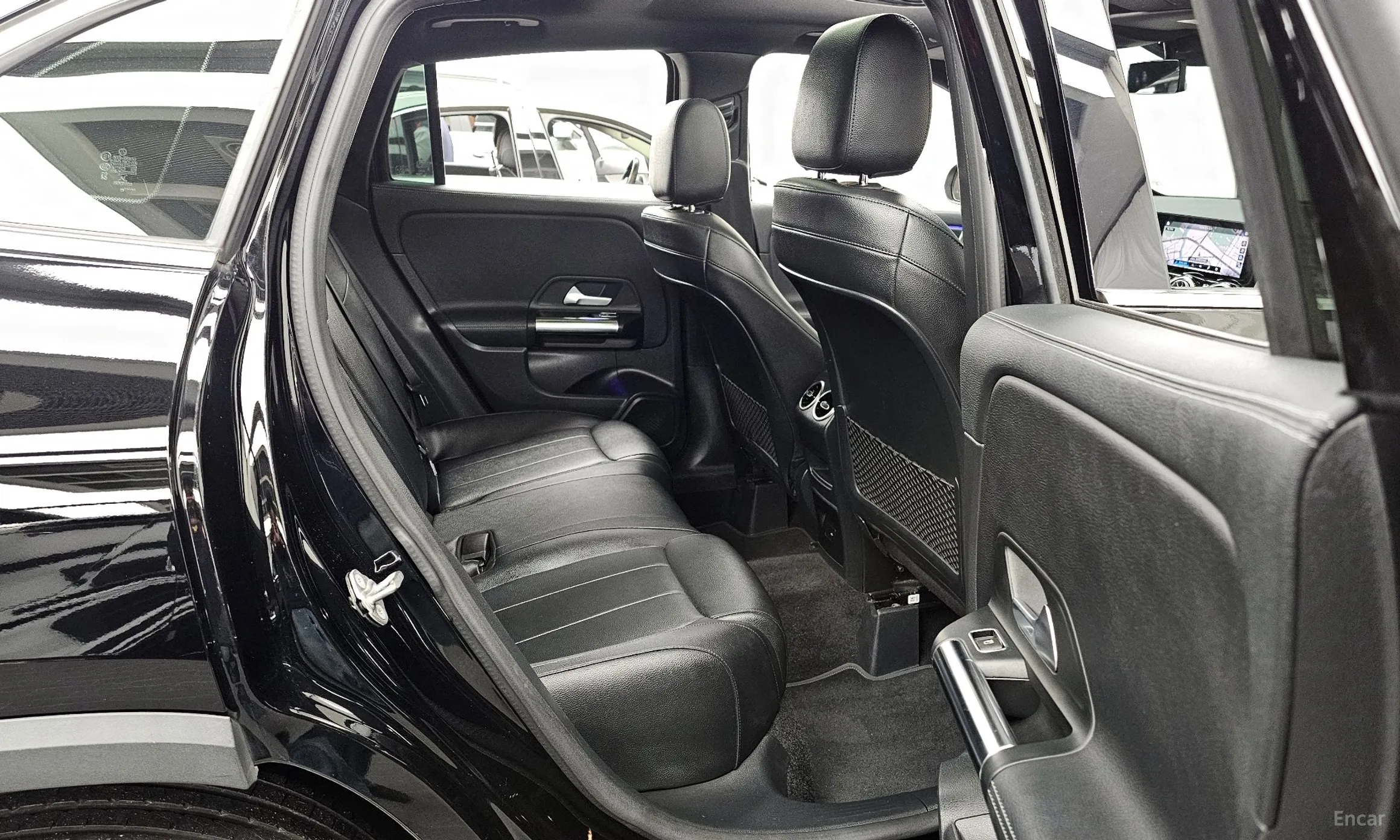 Mercedes Benz GLA-Class H247 превью 12