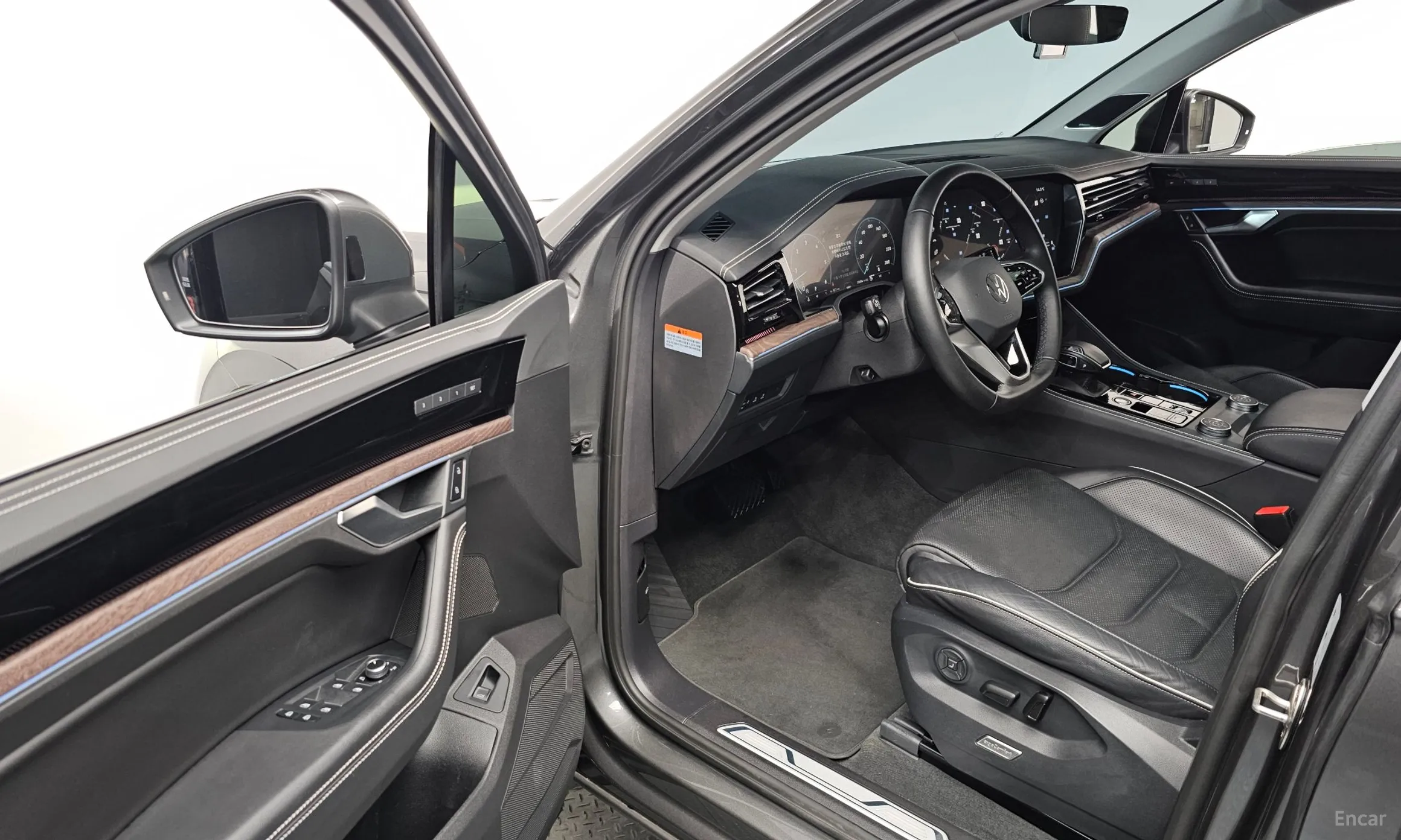 Volkswagen Touareg 3rd Generation превью 11