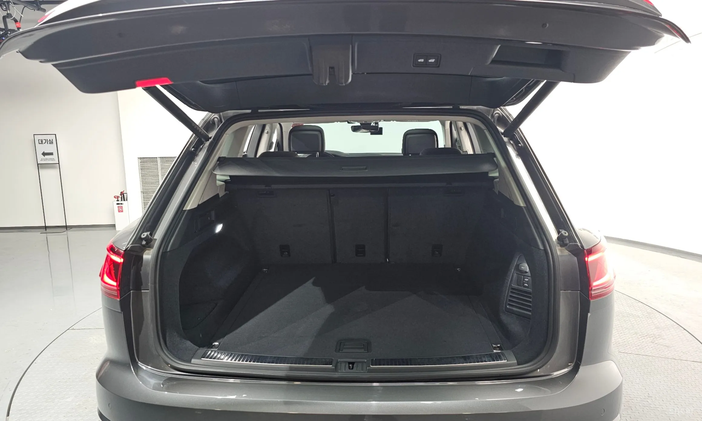 Volkswagen Touareg 3rd Generation превью 20