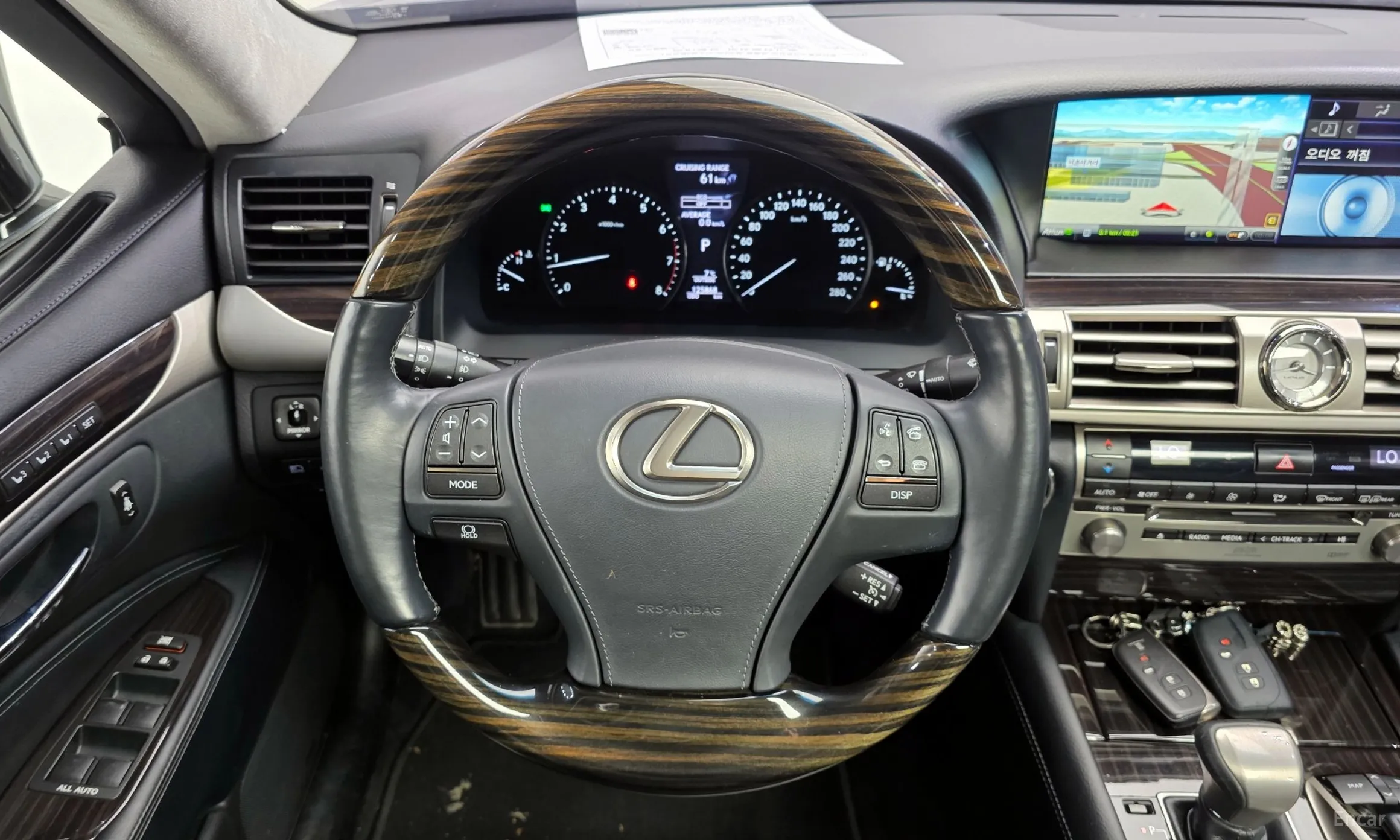 Lexus LS460 превью 13