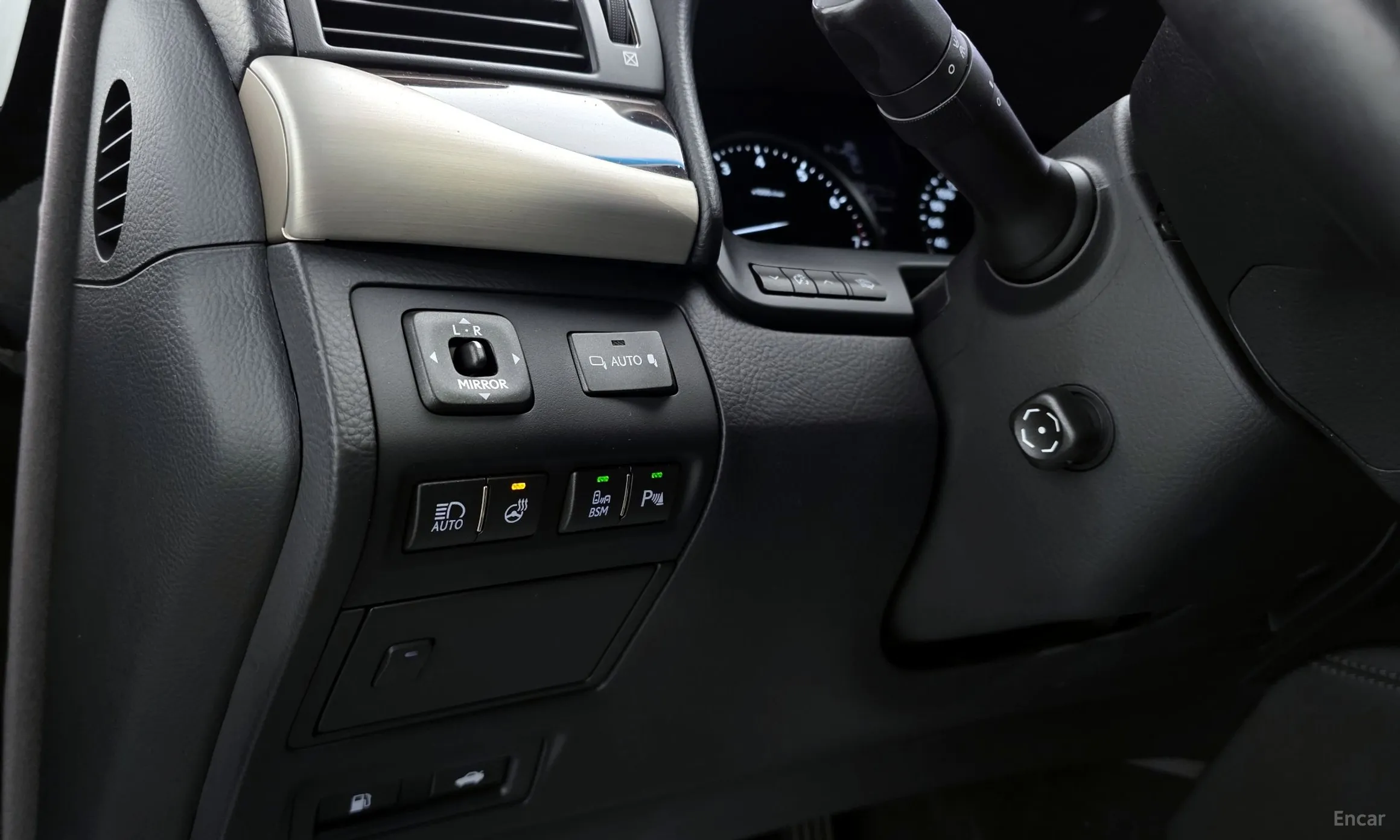 Lexus LS460 превью 14