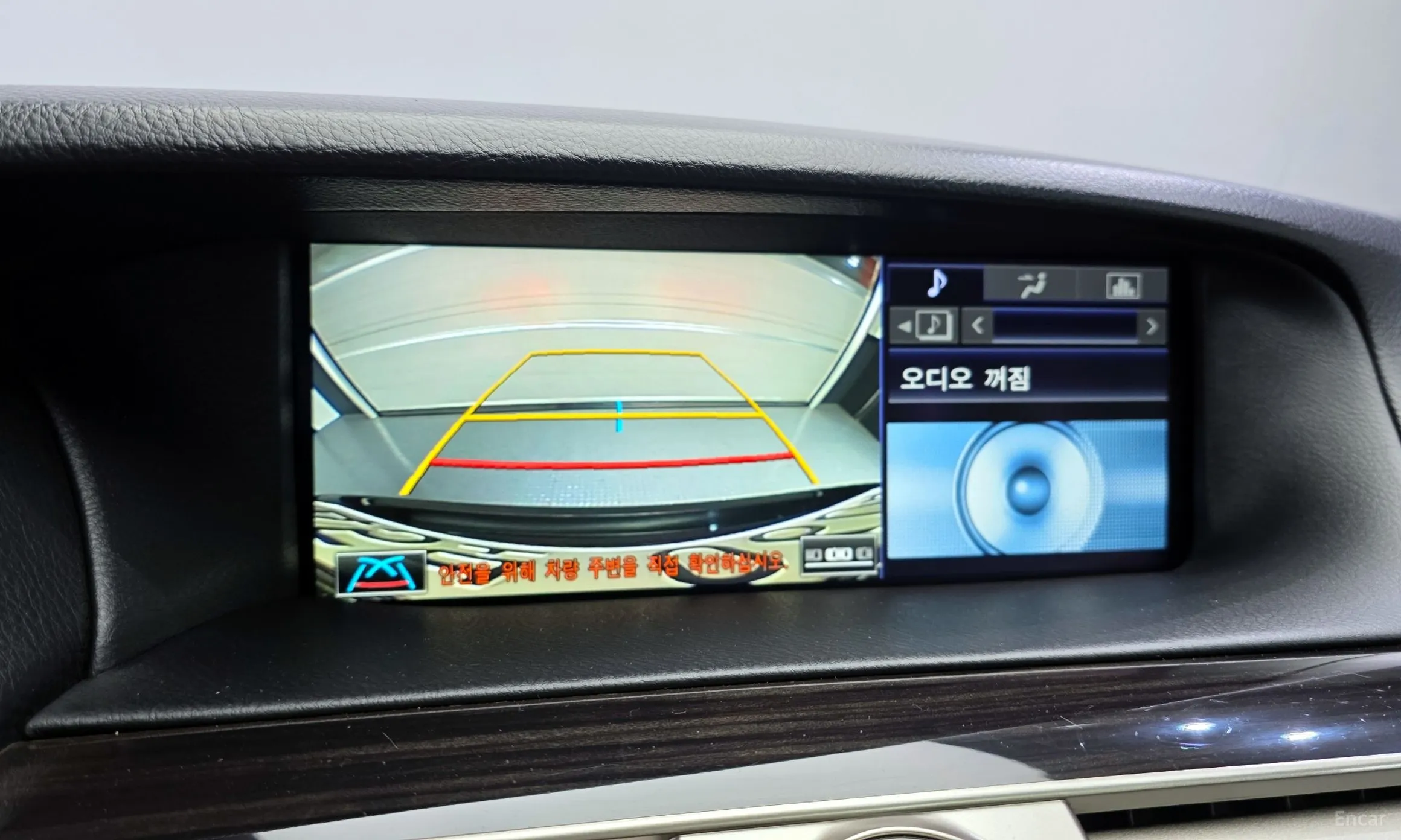 Lexus LS460 превью 15