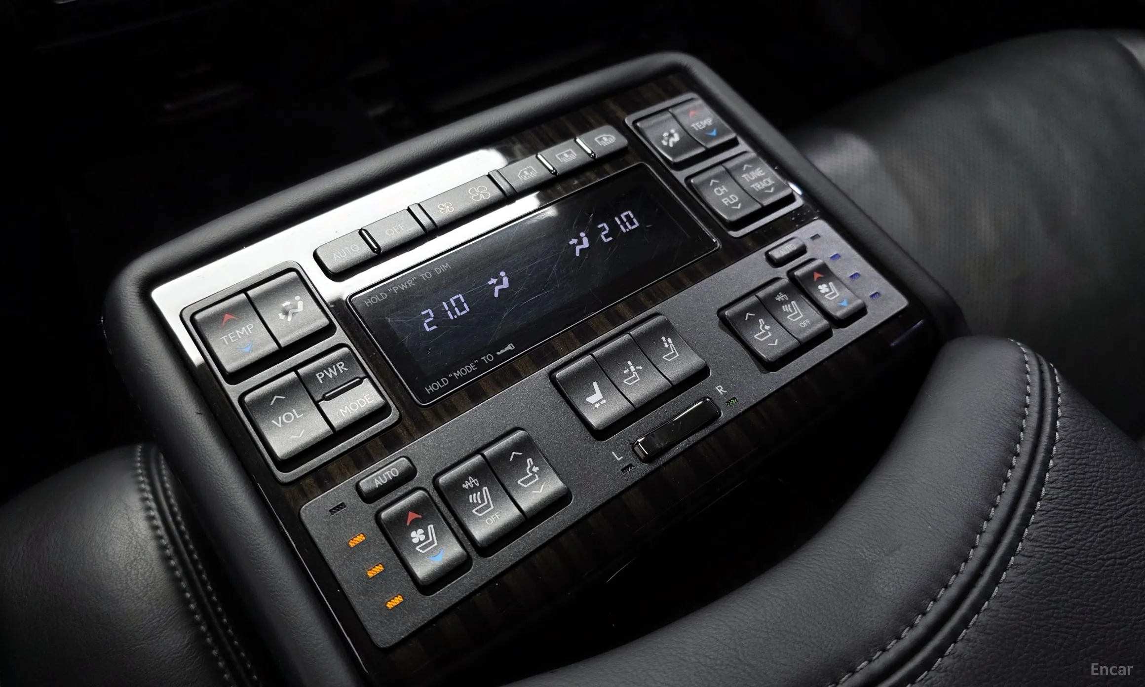Lexus LS460 превью 18